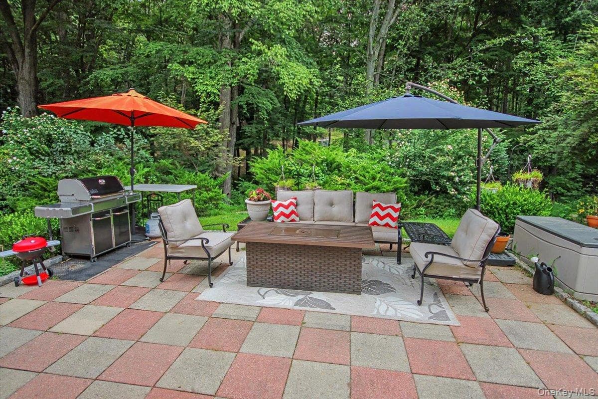 45 Hemlock Trail Court thumbnail 5