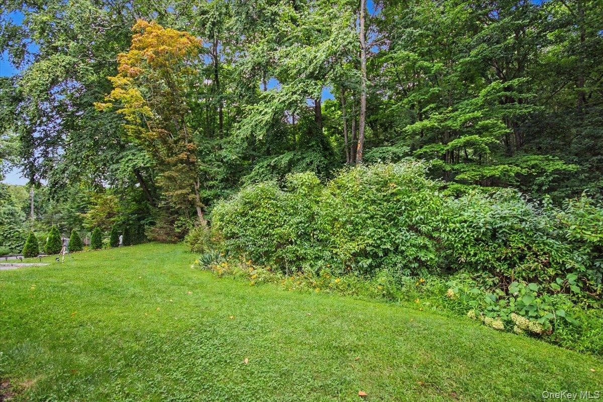 45 Hemlock Trail Court thumbnail 7