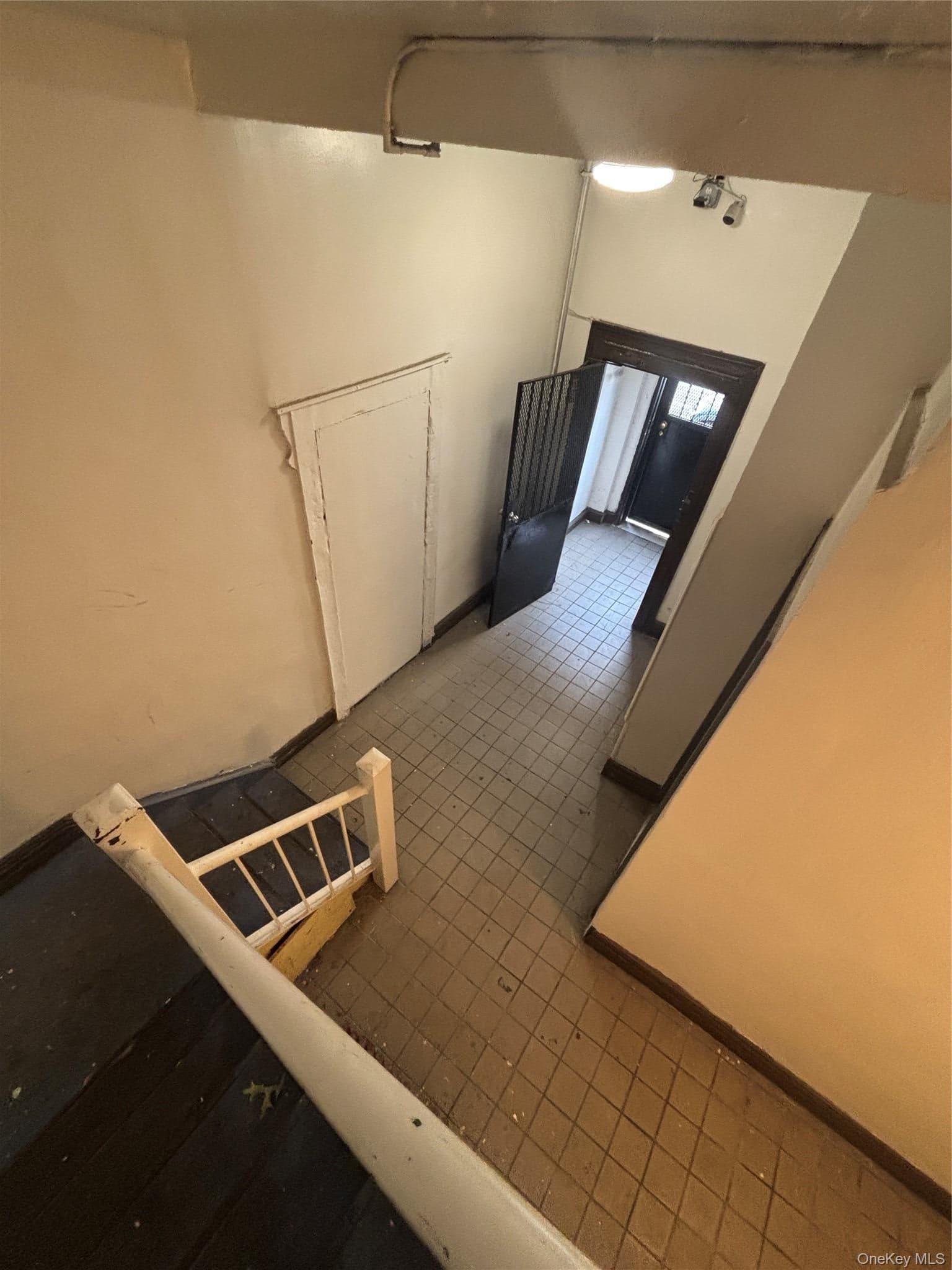 735 Knickerbocker Avenue thumbnail 5