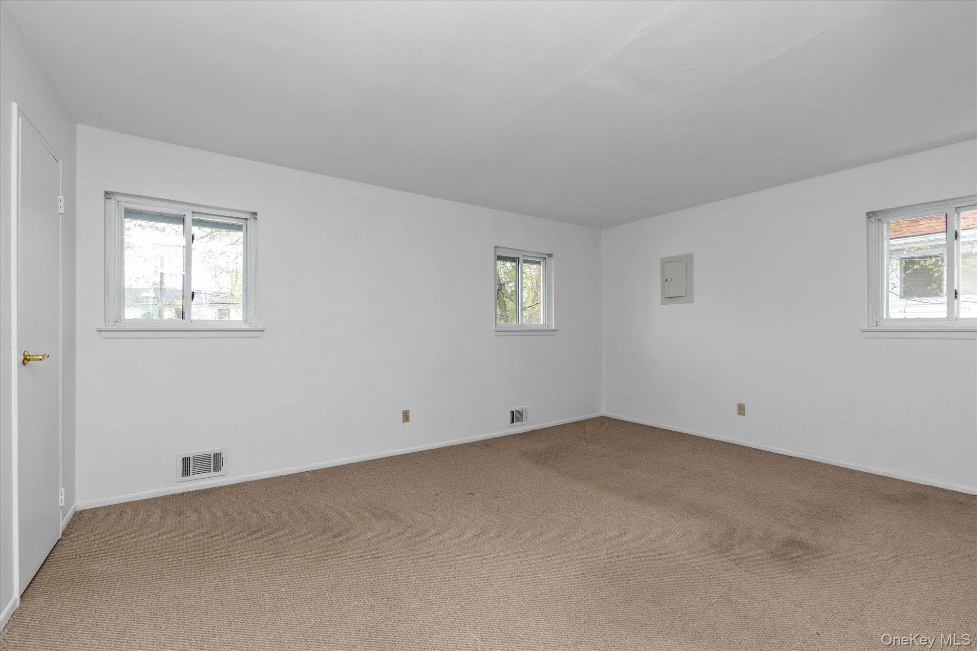 2461 Merrick Avenue thumbnail 12