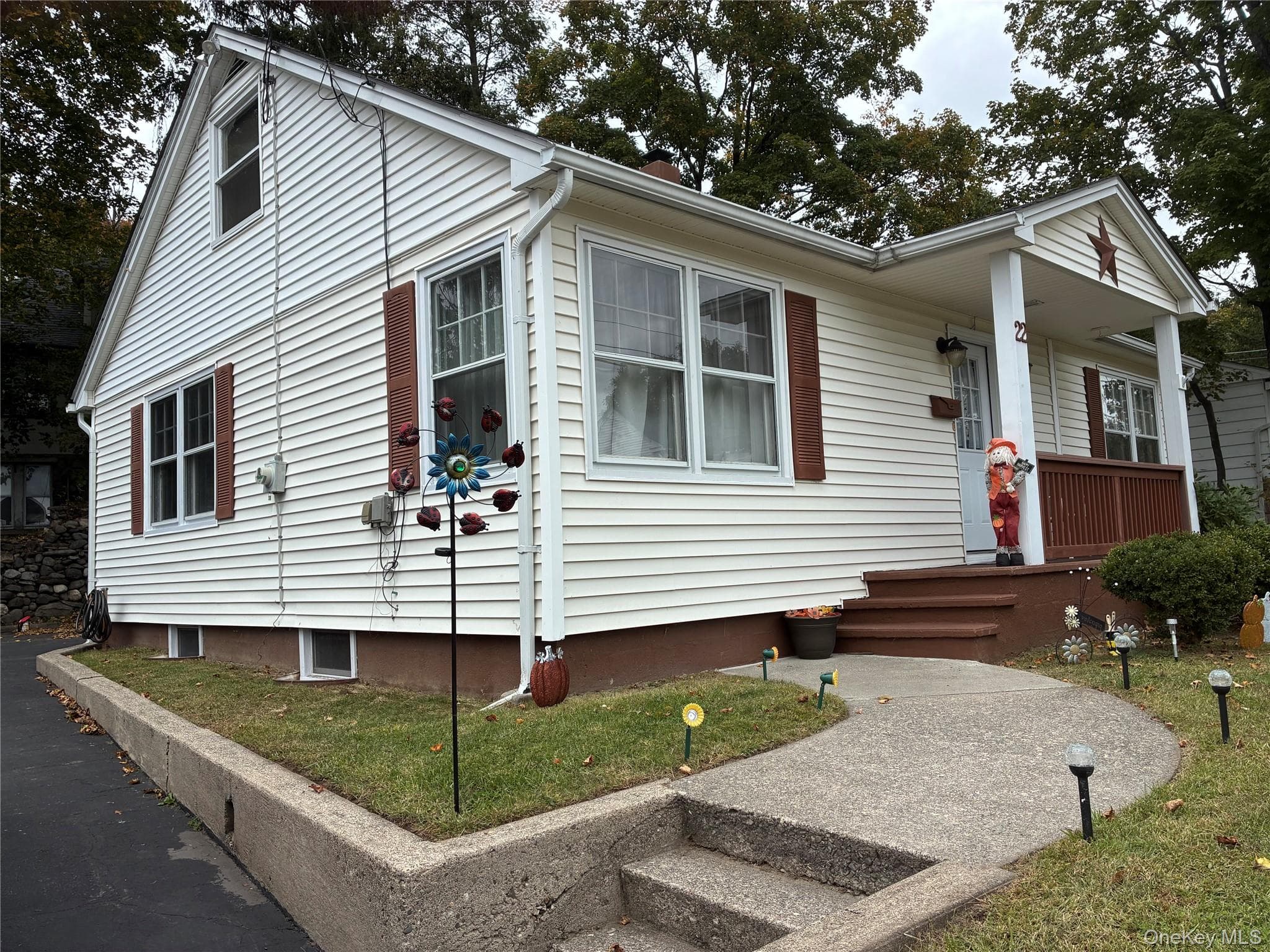 22 Farnum Street thumbnail 2