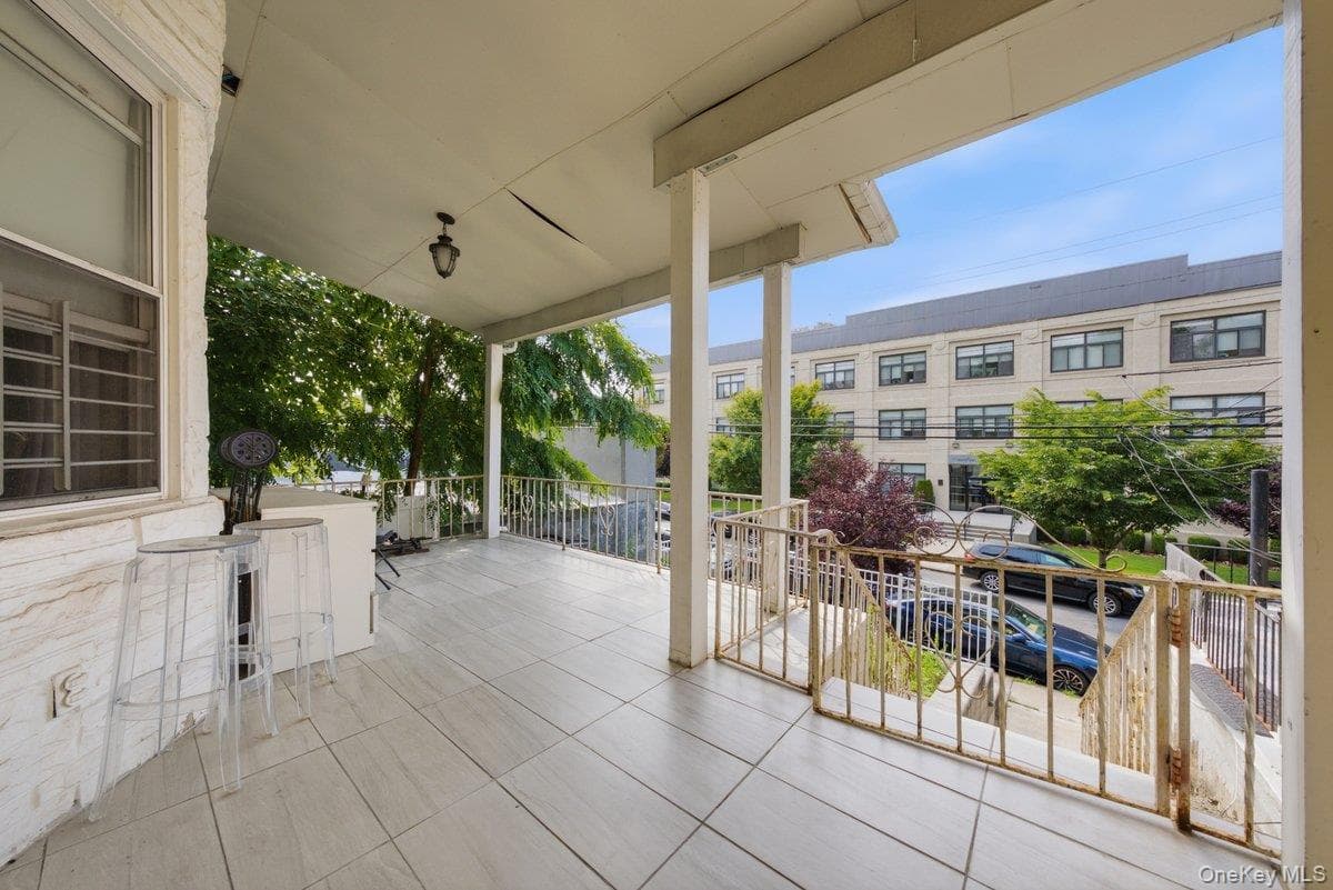4412 Bronx Boulevard thumbnail 28