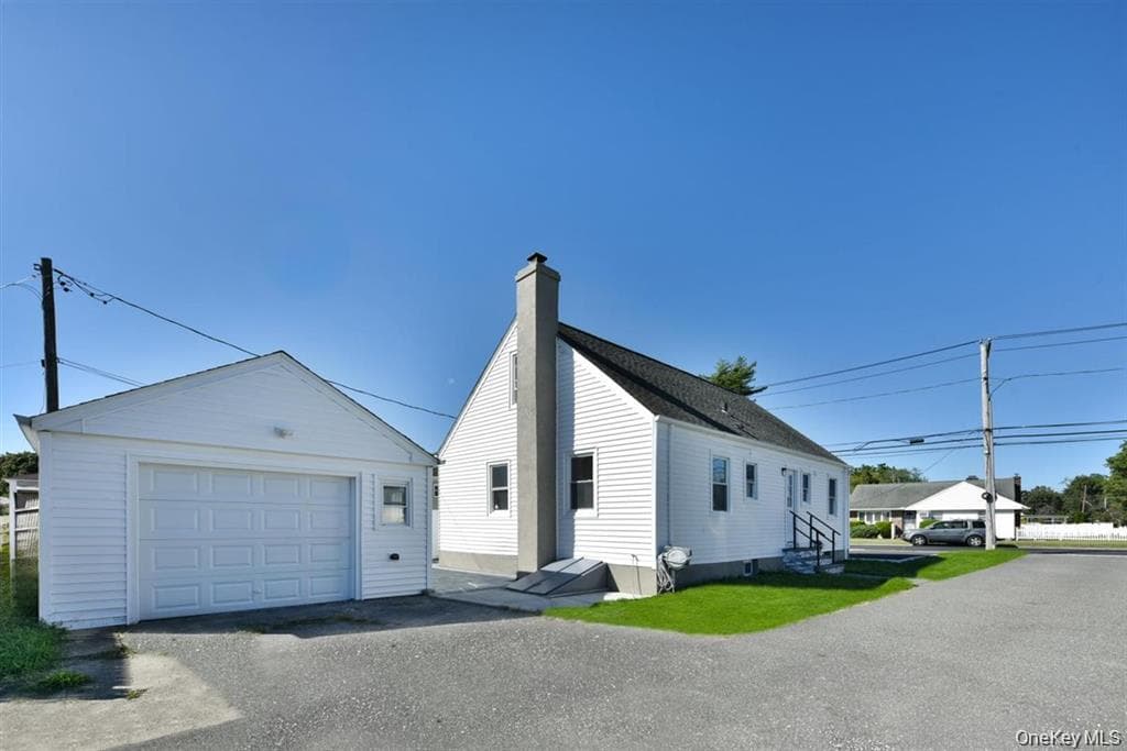 461 Pinebrook Avenue thumbnail 4