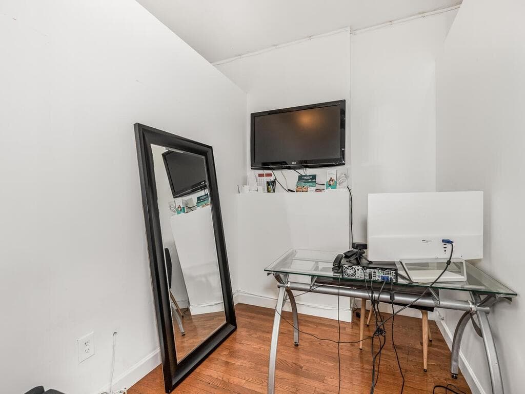 115 E 39th Street thumbnail 23