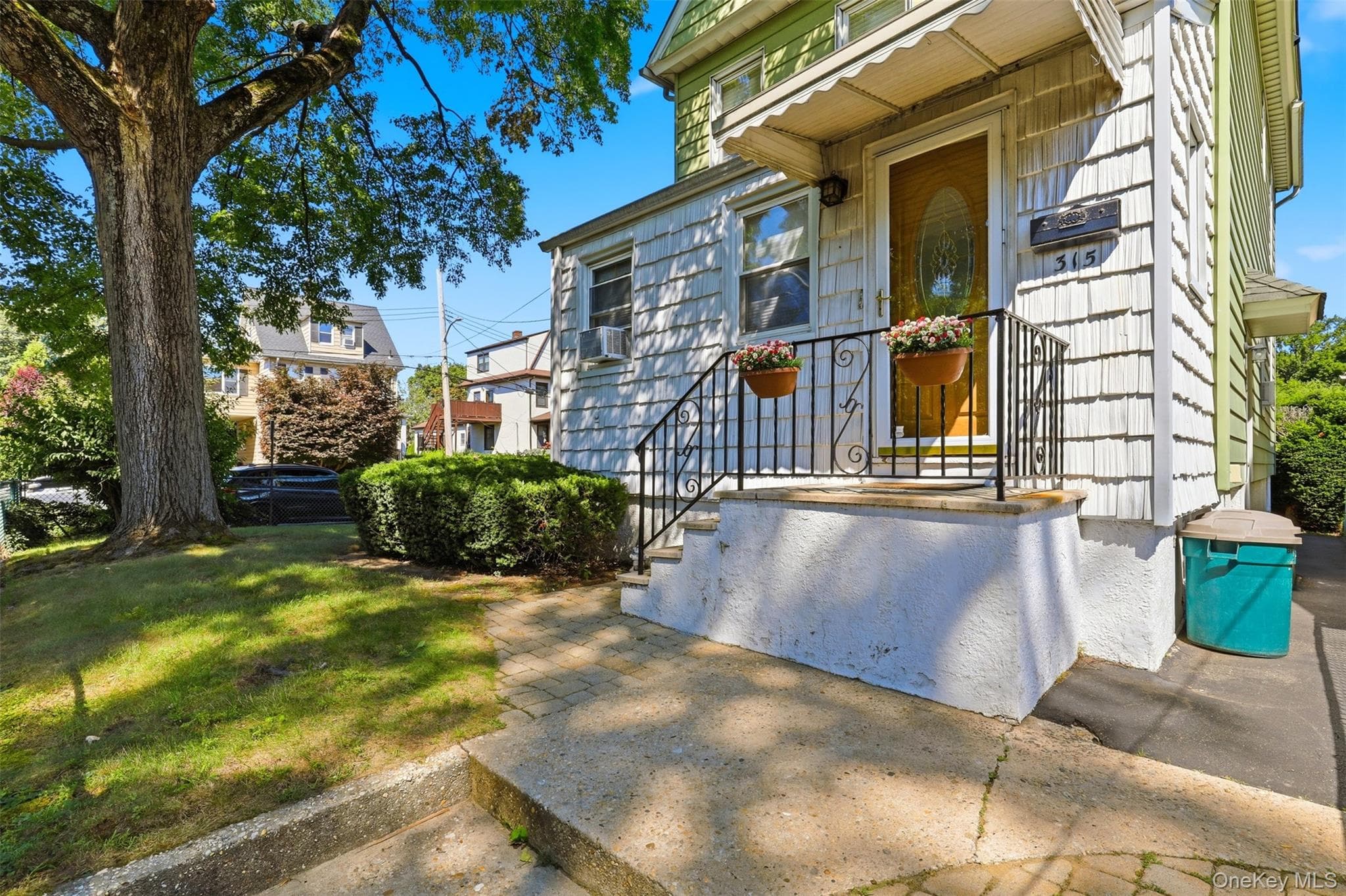 315 Sickles Avenue thumbnail 2