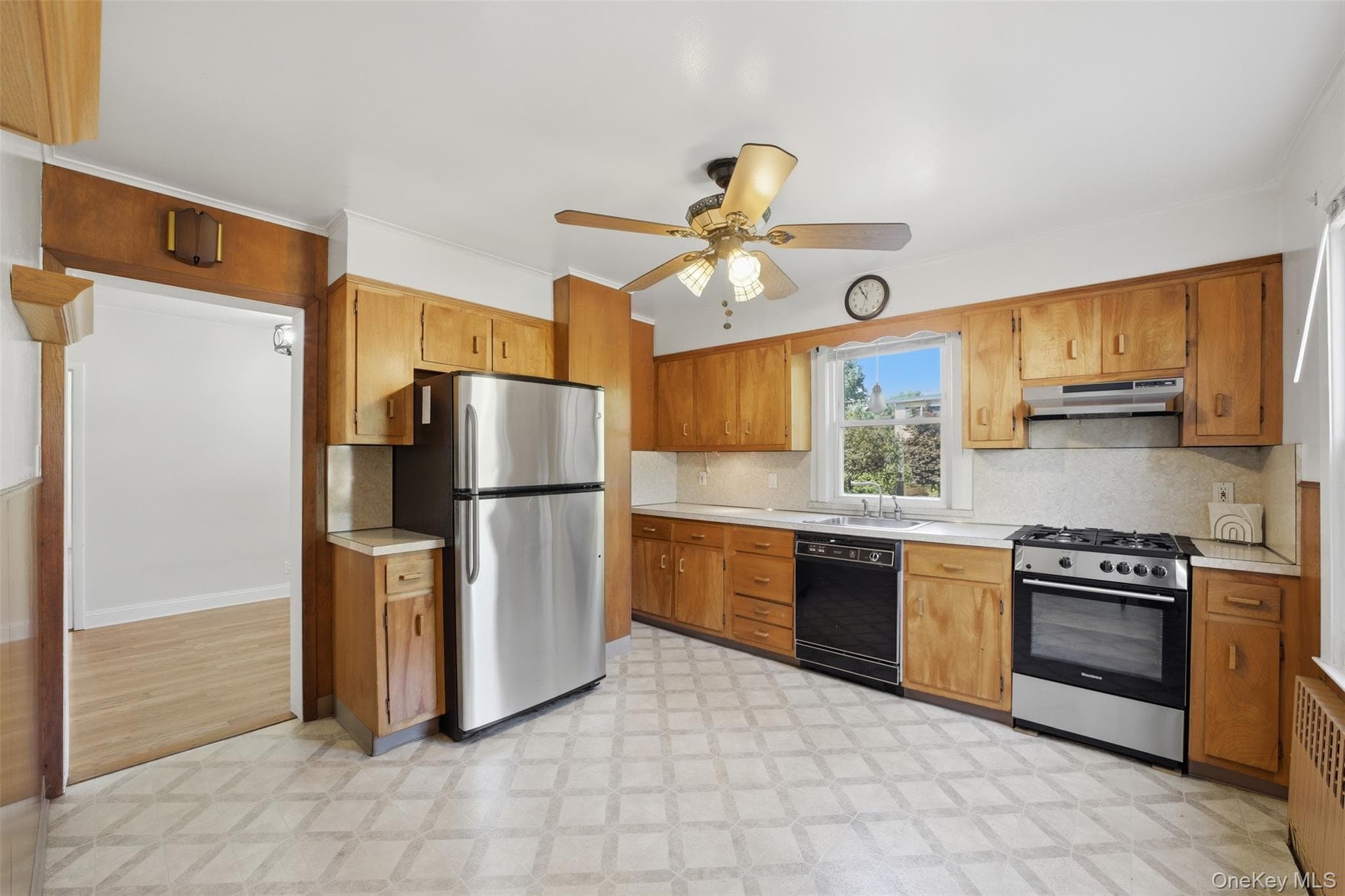 315 Sickles Avenue thumbnail 16