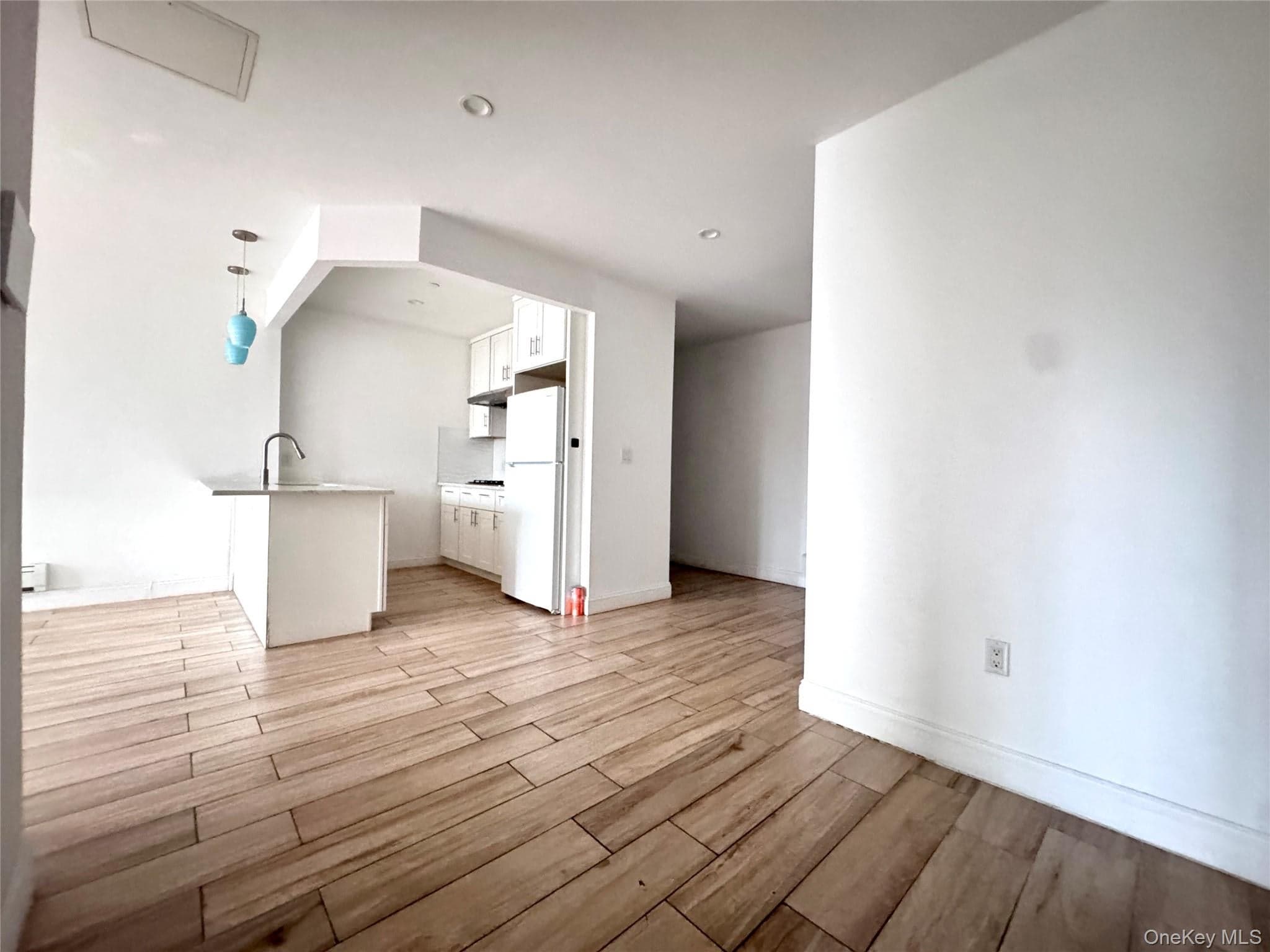 136-20 Booth Memorial Avenue Unit: 3A thumbnail 3