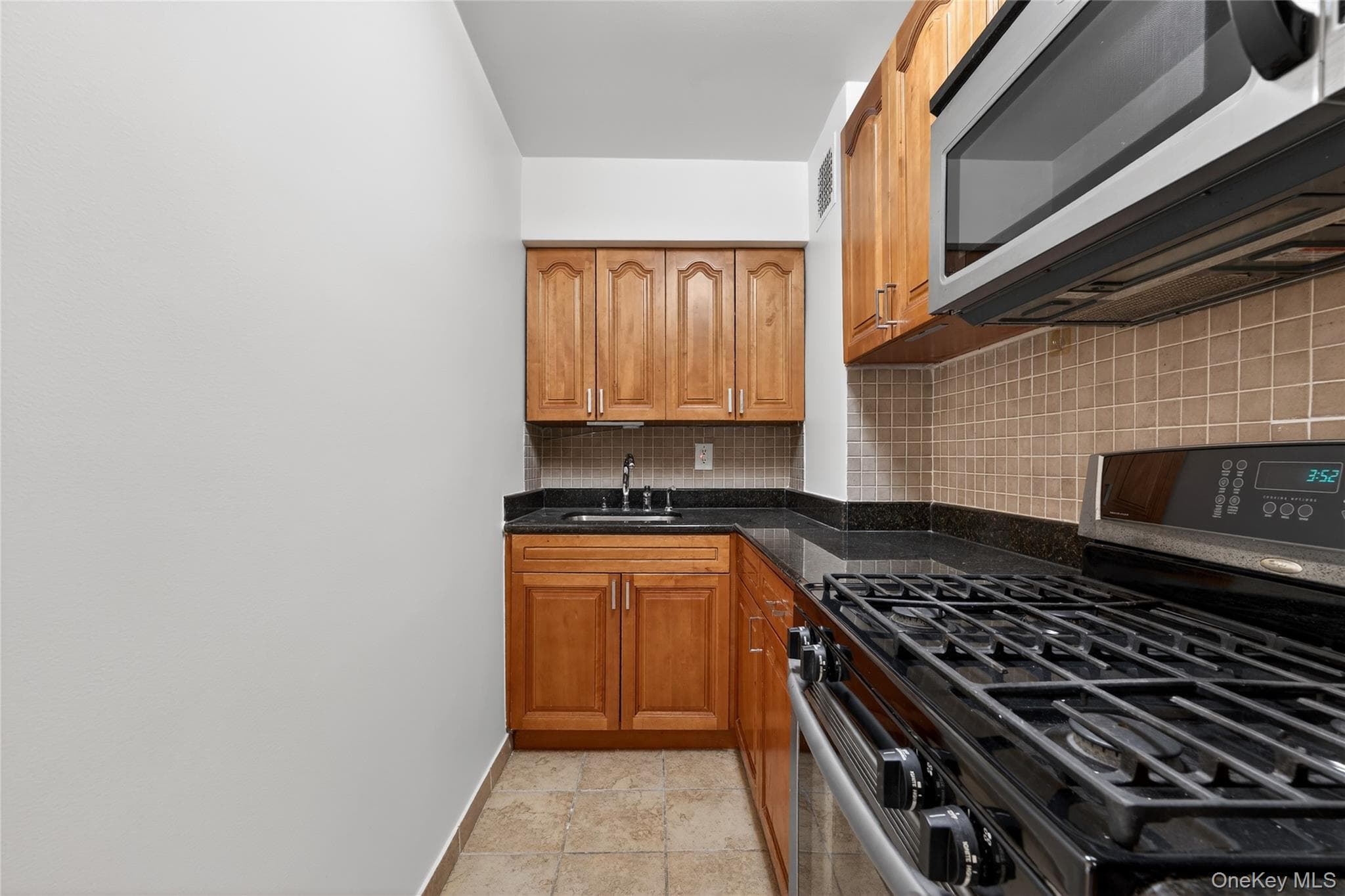 66-10 Thornton Place Unit: 4C thumbnail 13