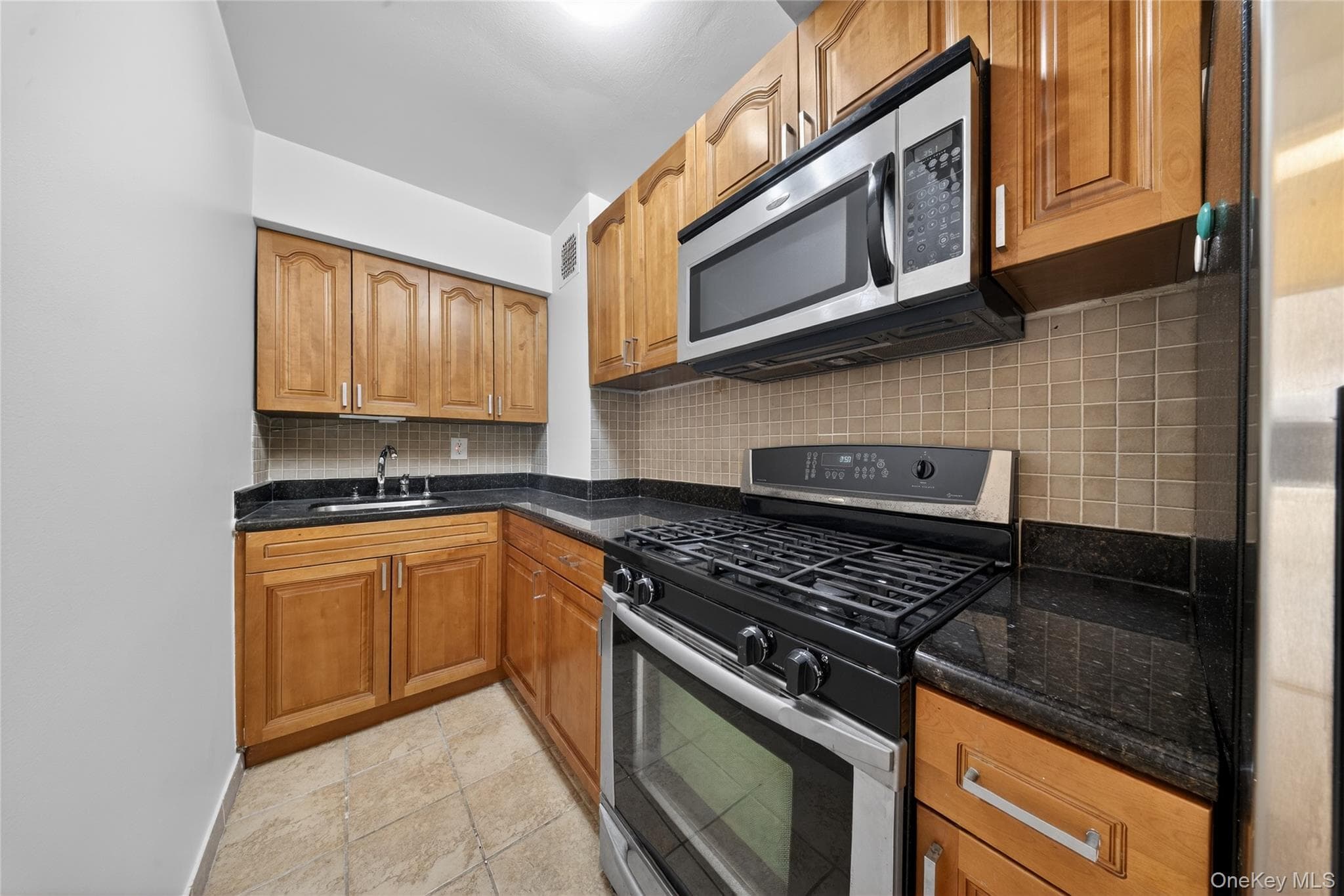 66-10 Thornton Place Unit: 4C thumbnail 12