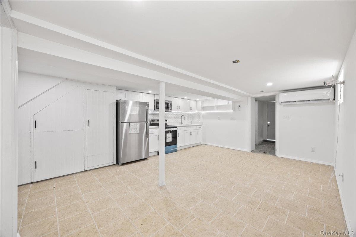 4084 Seton Avenue thumbnail 14