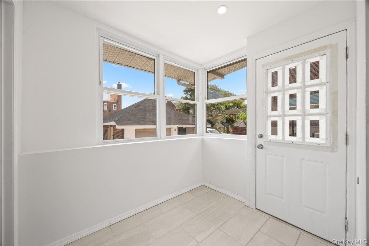 4084 Seton Avenue thumbnail 21
