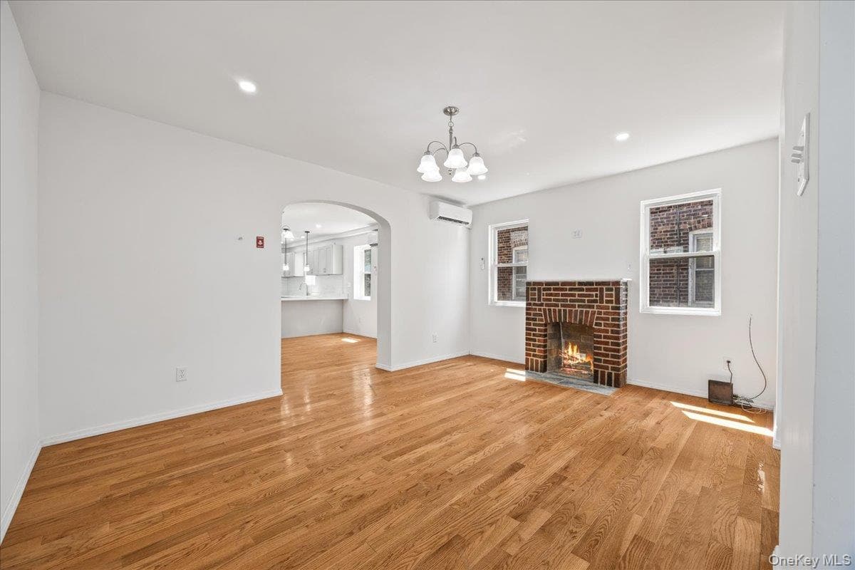 4084 Seton Avenue thumbnail 2