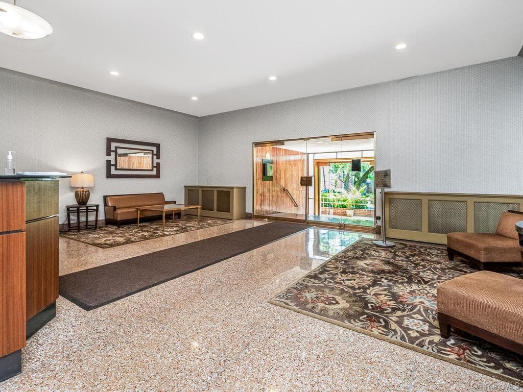 5601 Riverdale Avenue Unit: 3R thumbnail 11