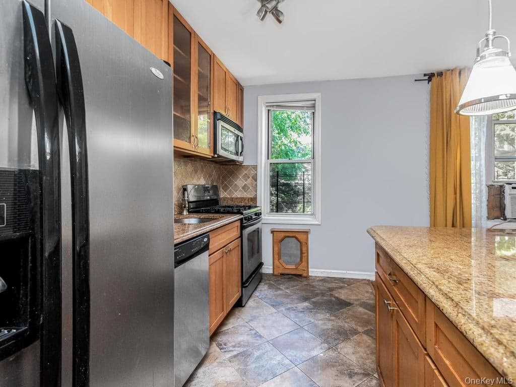 5601 Riverdale Avenue Unit: 3R thumbnail 5