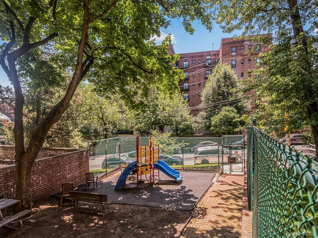 5601 Riverdale Avenue Unit: 3R thumbnail 12