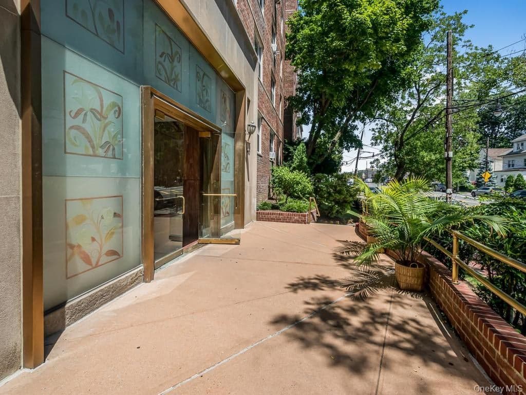 5601 Riverdale Avenue Unit: 3R thumbnail 14