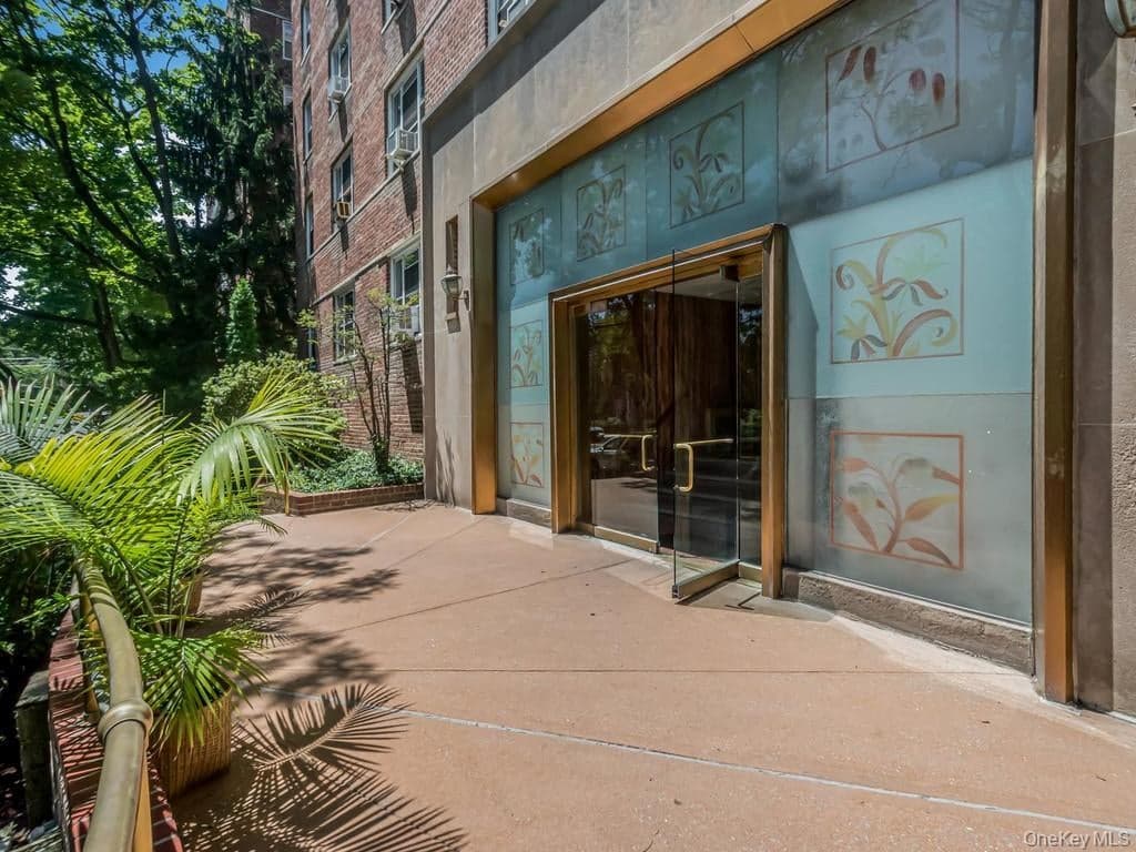 5601 Riverdale Avenue Unit: 3R thumbnail 15