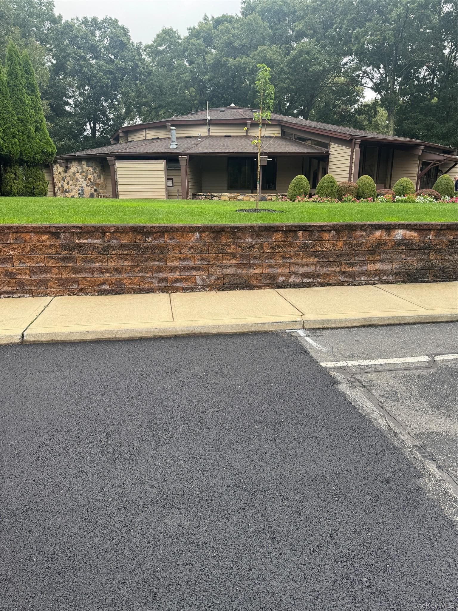 134 Eastbourne Court Unit: A thumbnail 14
