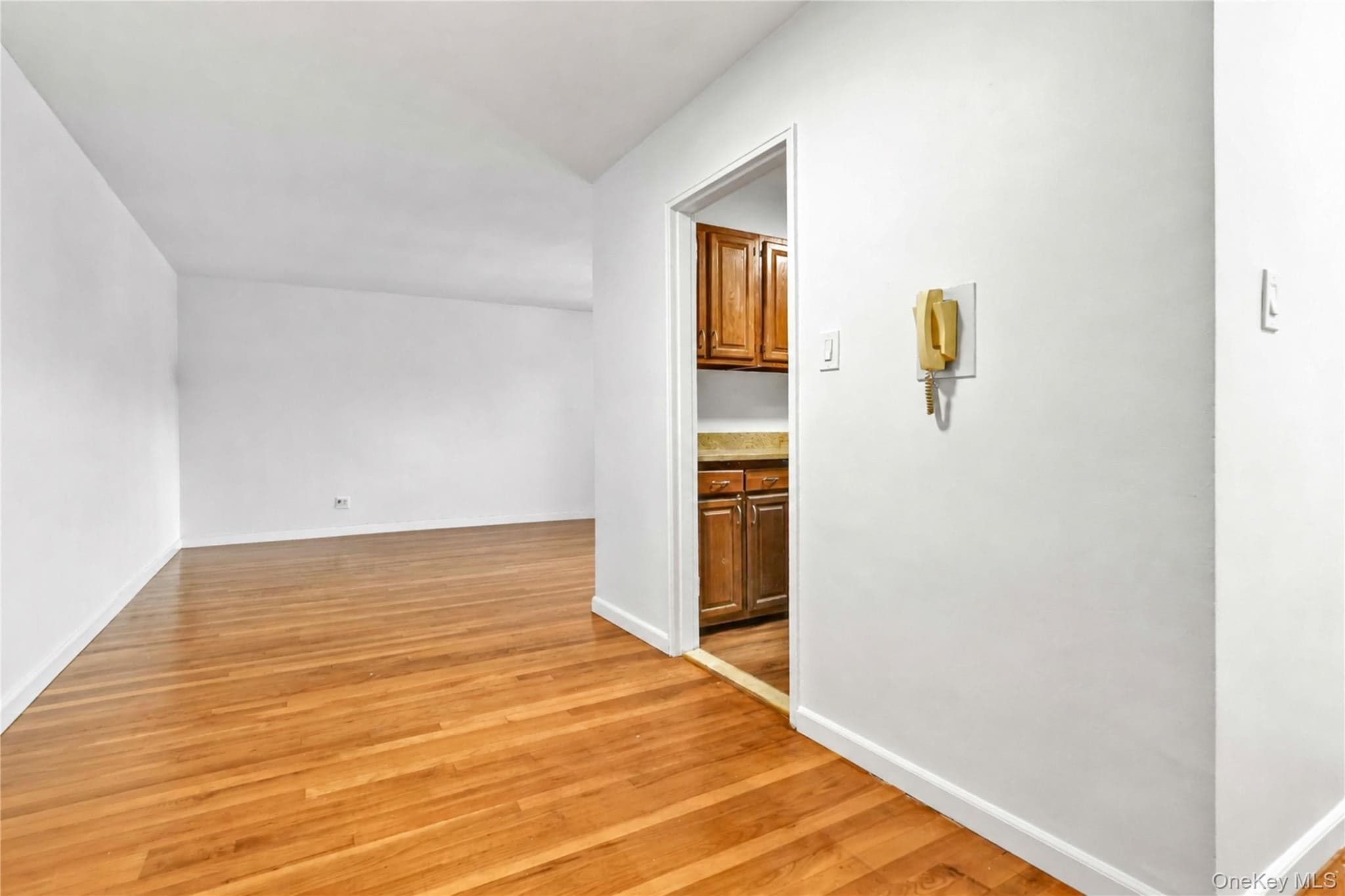 29-09 137th Street Unit: 3L thumbnail 8