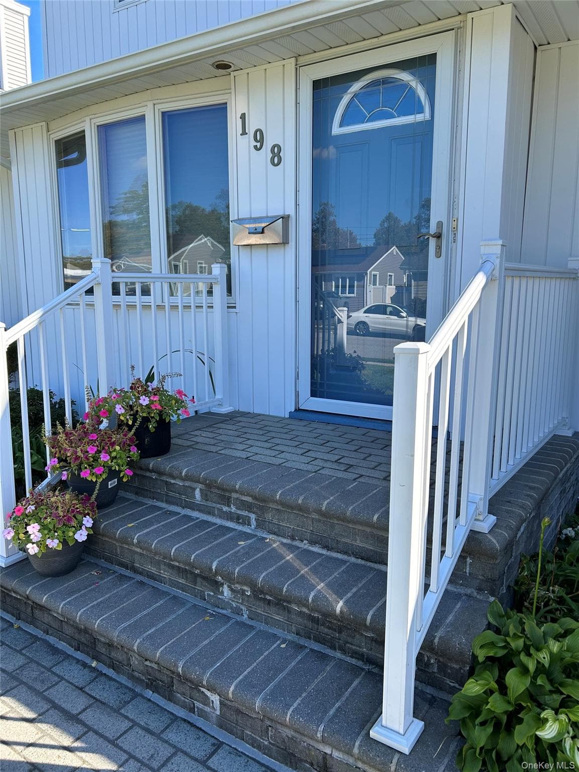 198 Dartmouth Drive thumbnail 3