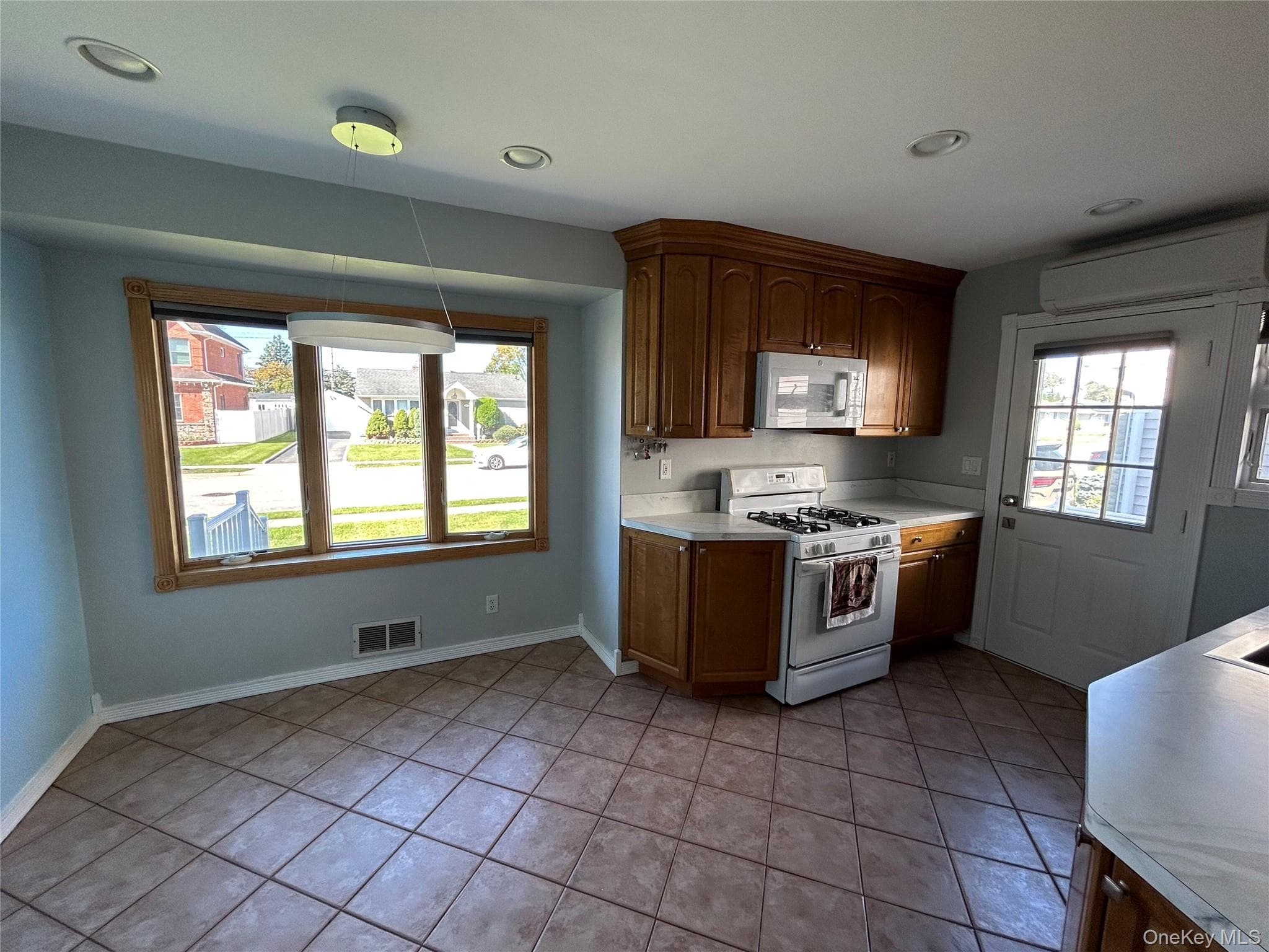198 Dartmouth Drive thumbnail 11