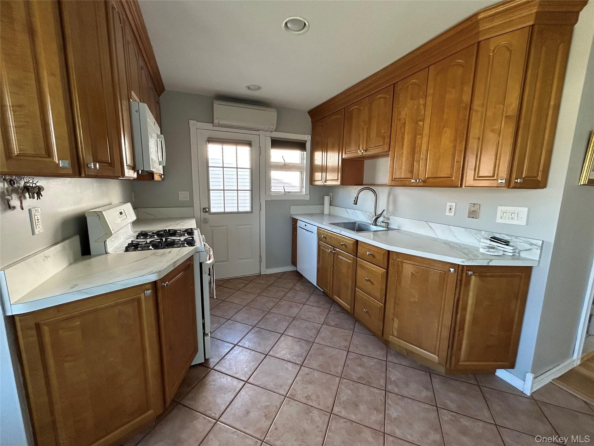 198 Dartmouth Drive thumbnail 9