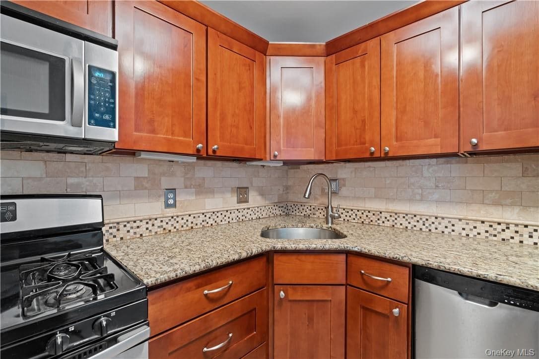 25 Franklin Avenue Unit: 2O thumbnail 6