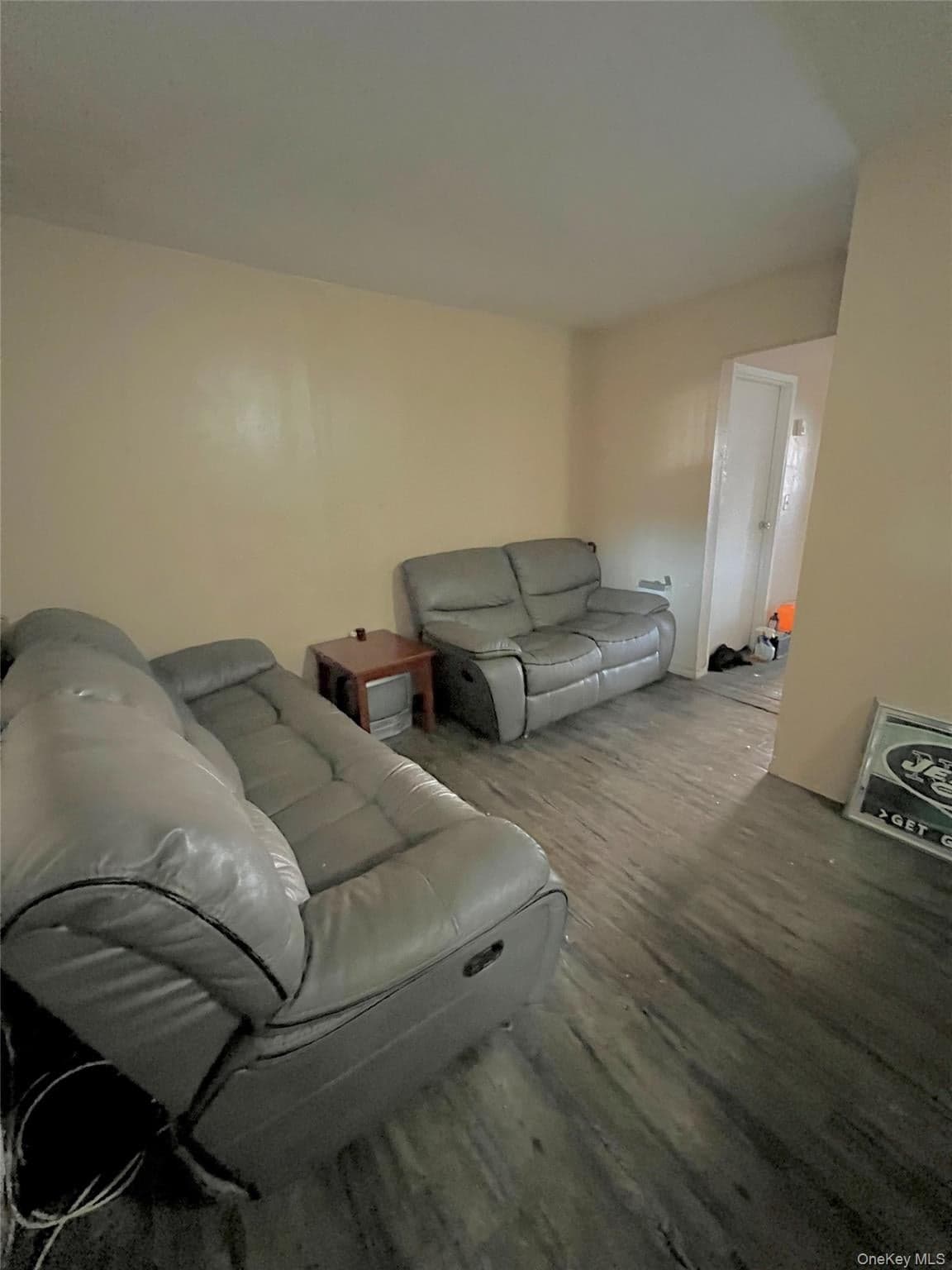 620 E 182nd Street thumbnail 9
