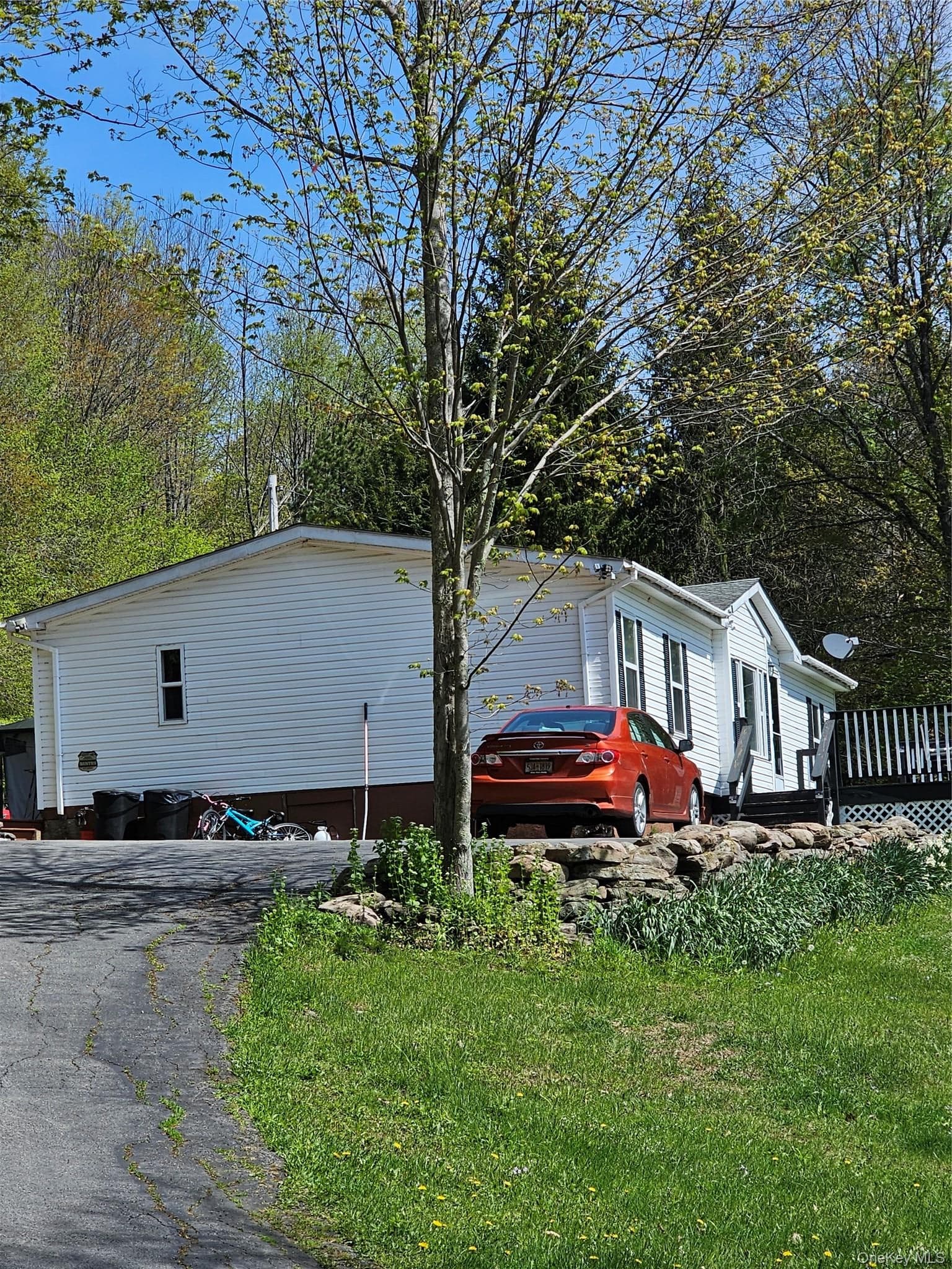 211 Cole Road thumbnail 2
