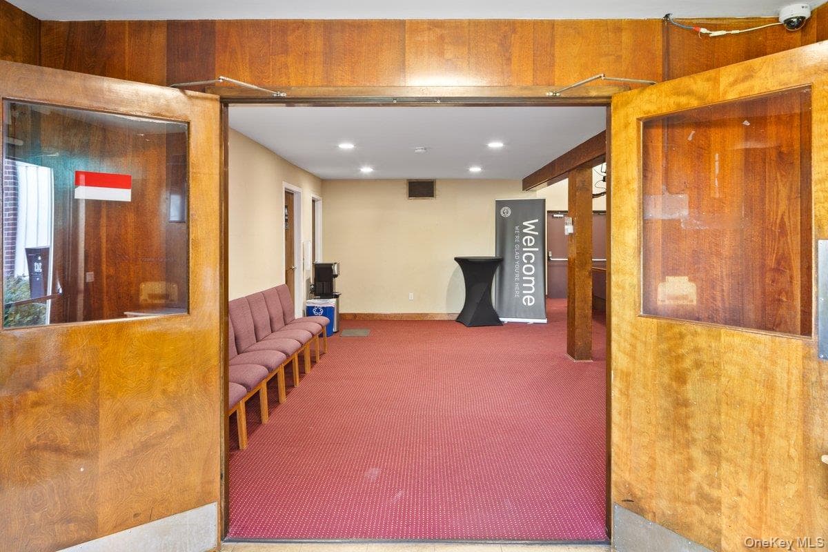343 Jerusalem Avenue thumbnail 13
