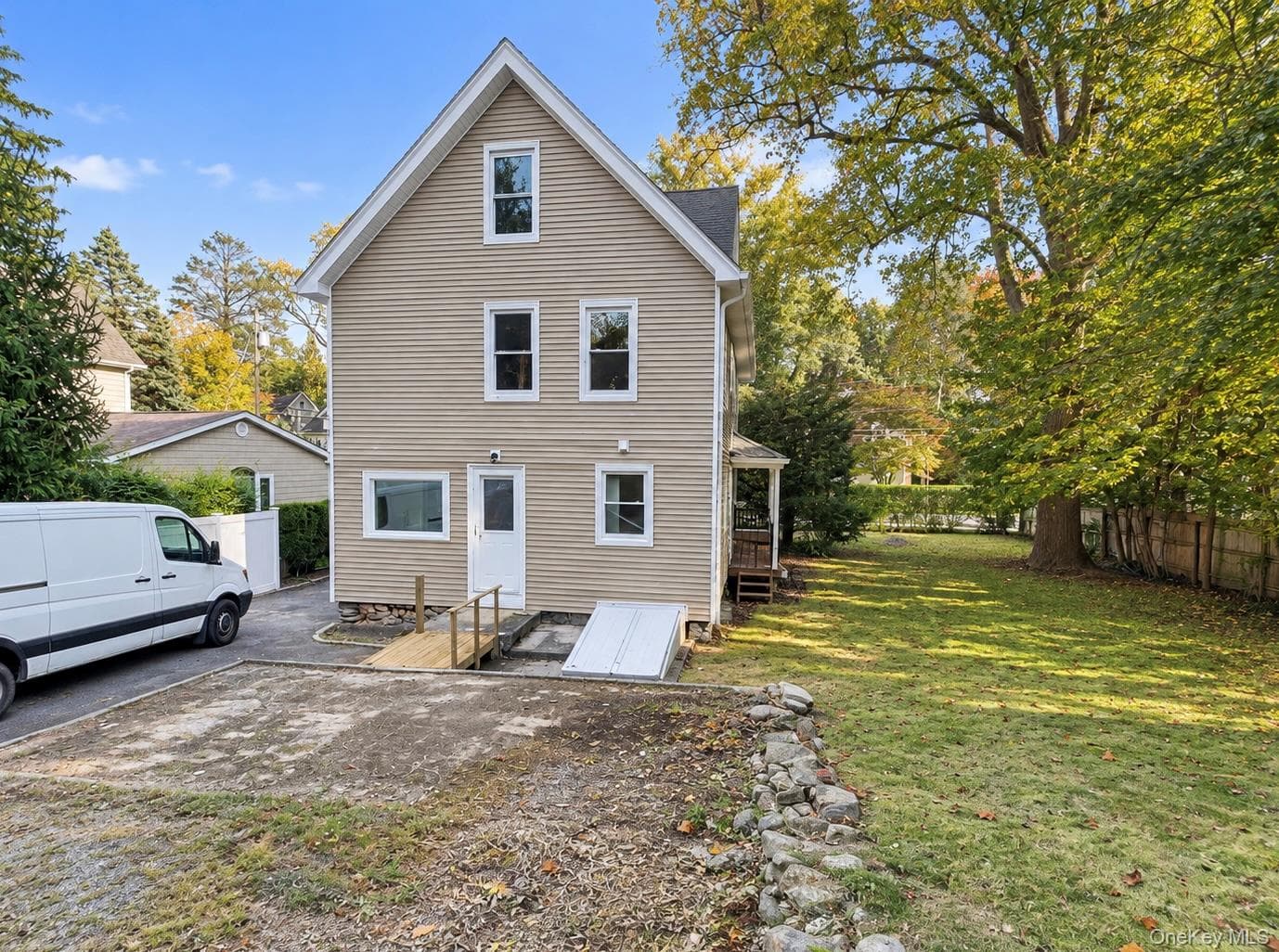 91 Columbia Avenue thumbnail 17