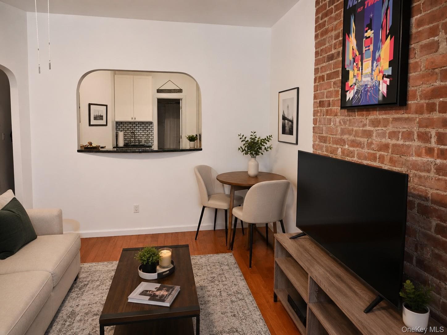 326 E 93rd Street thumbnail 16