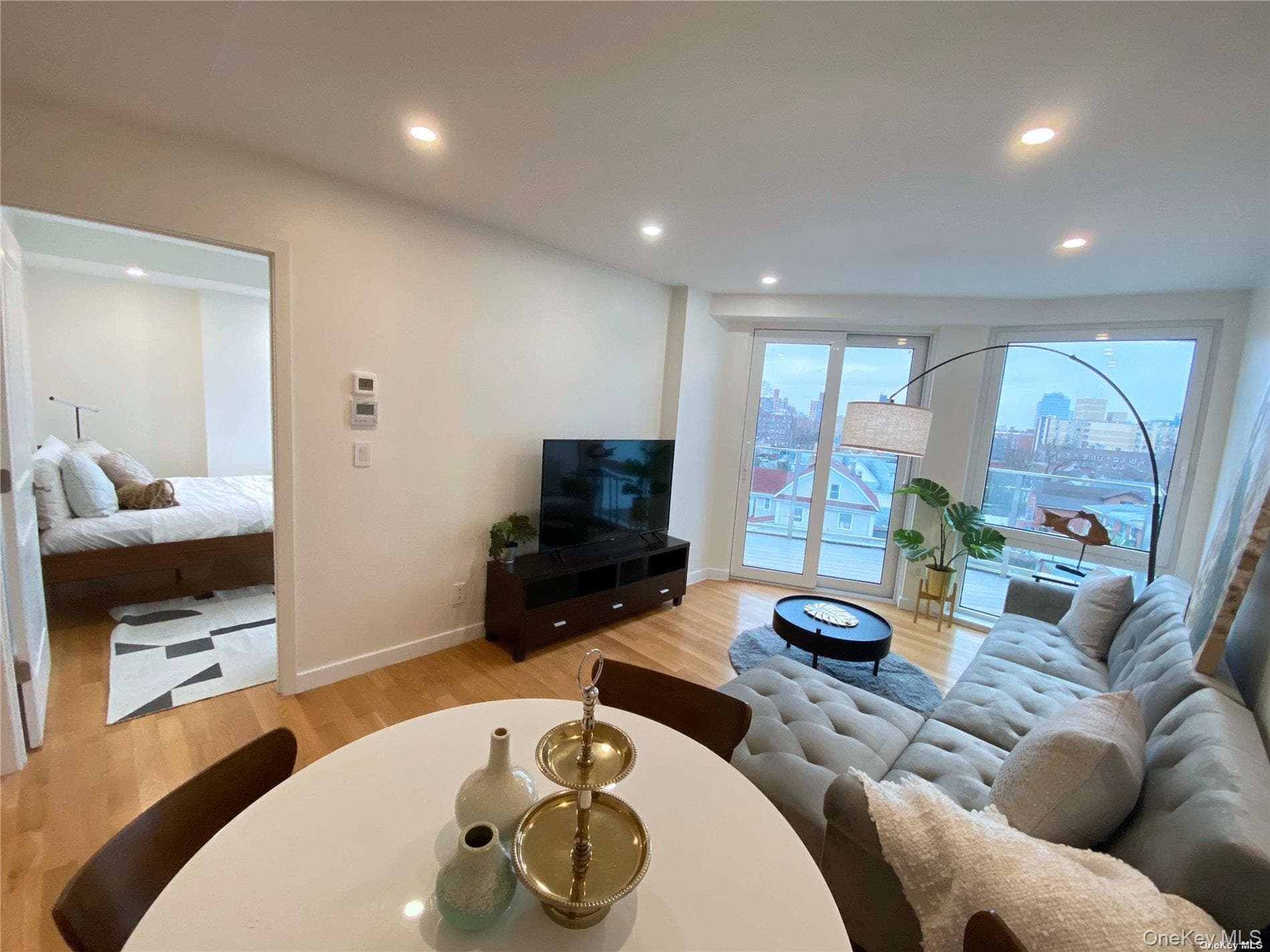 42-23 Parsons Boulevard Unit: 1E thumbnail 3