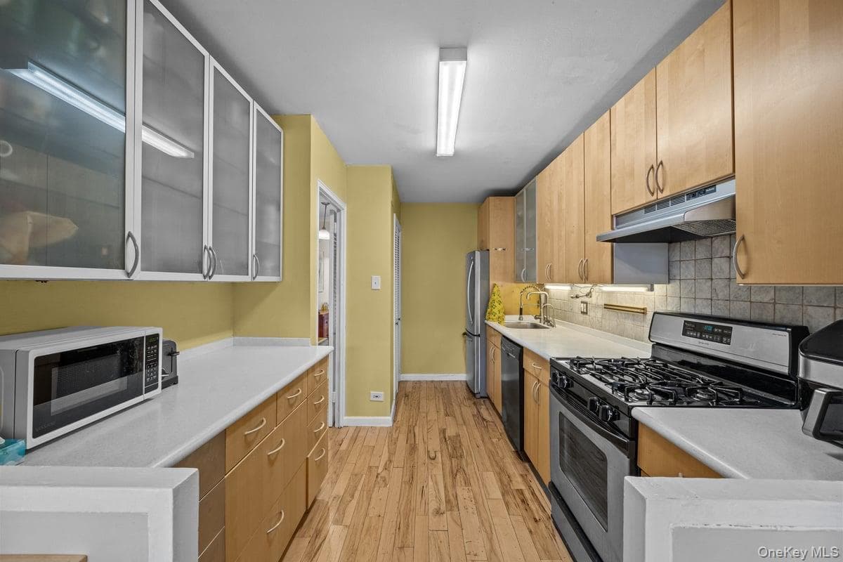2500 Johnson Avenue Unit: 2NP thumbnail 13