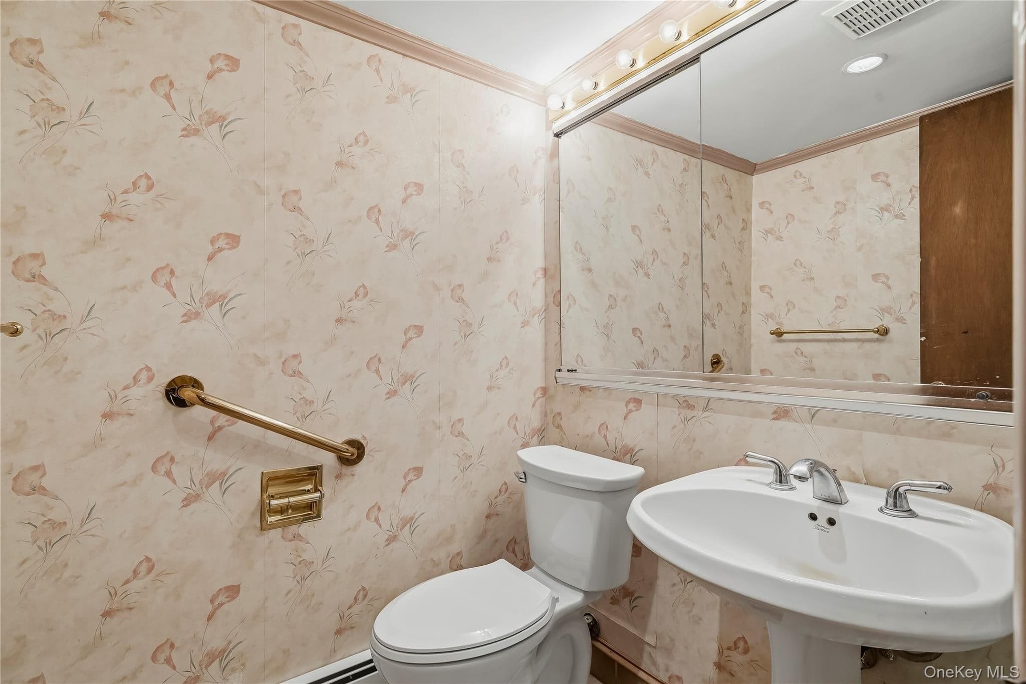 102 Neptune Drive thumbnail 29