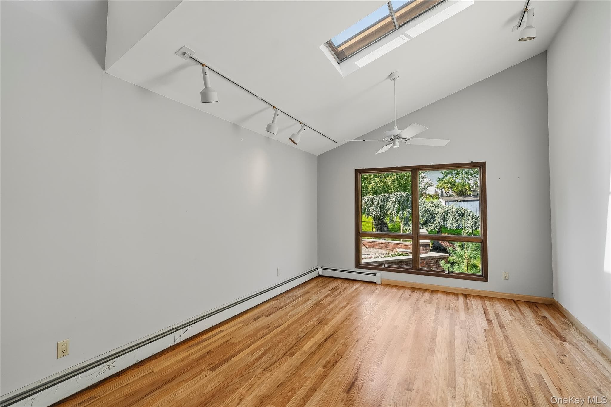 102 Neptune Drive thumbnail 5