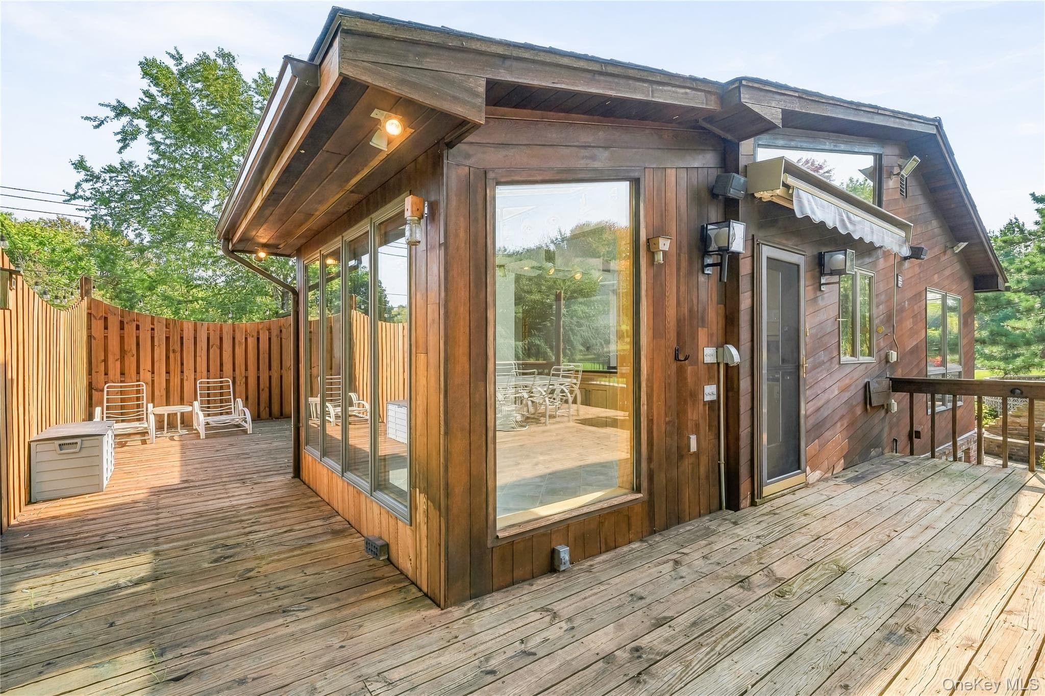 102 Neptune Drive thumbnail 33