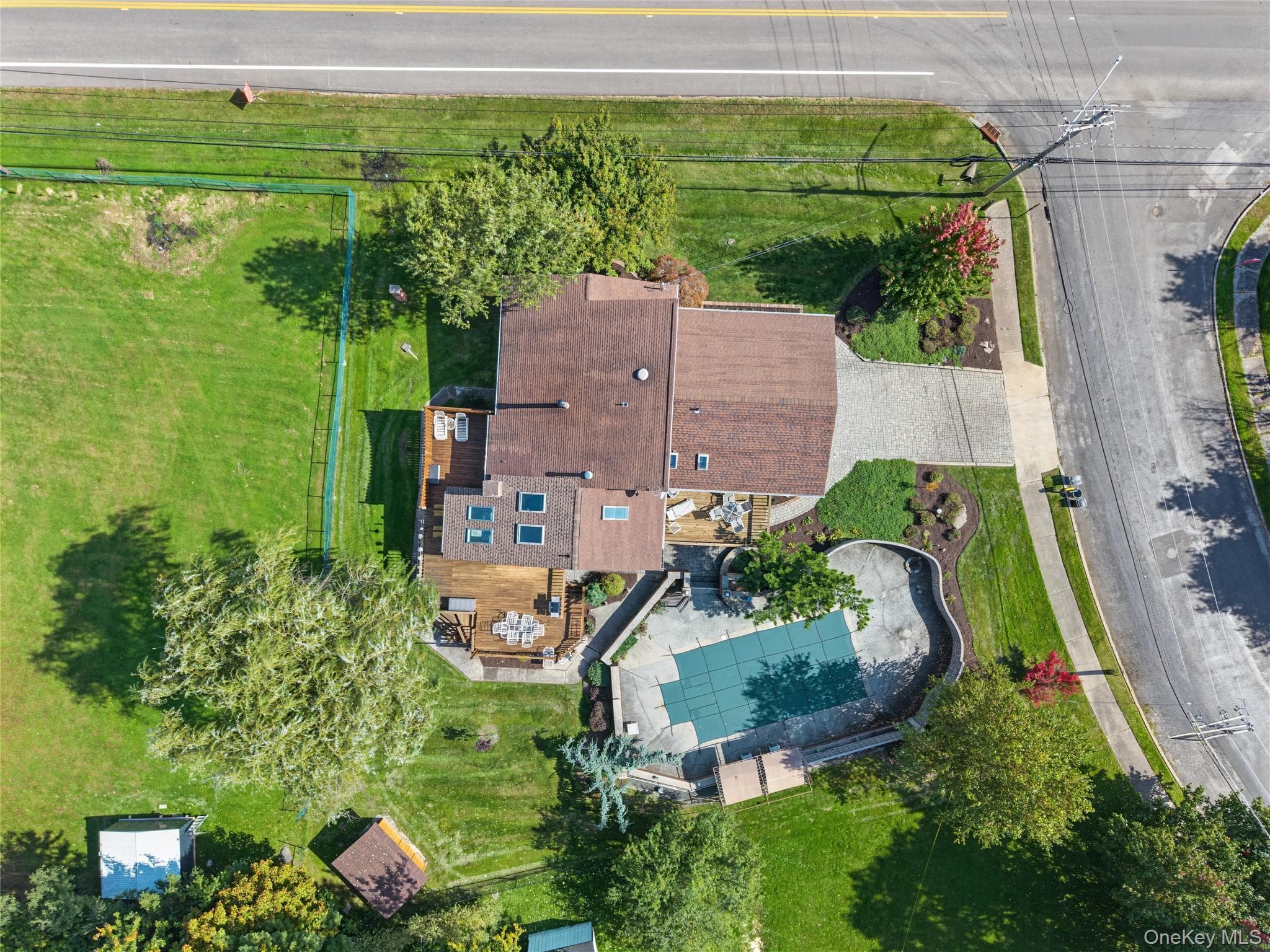 102 Neptune Drive thumbnail 43