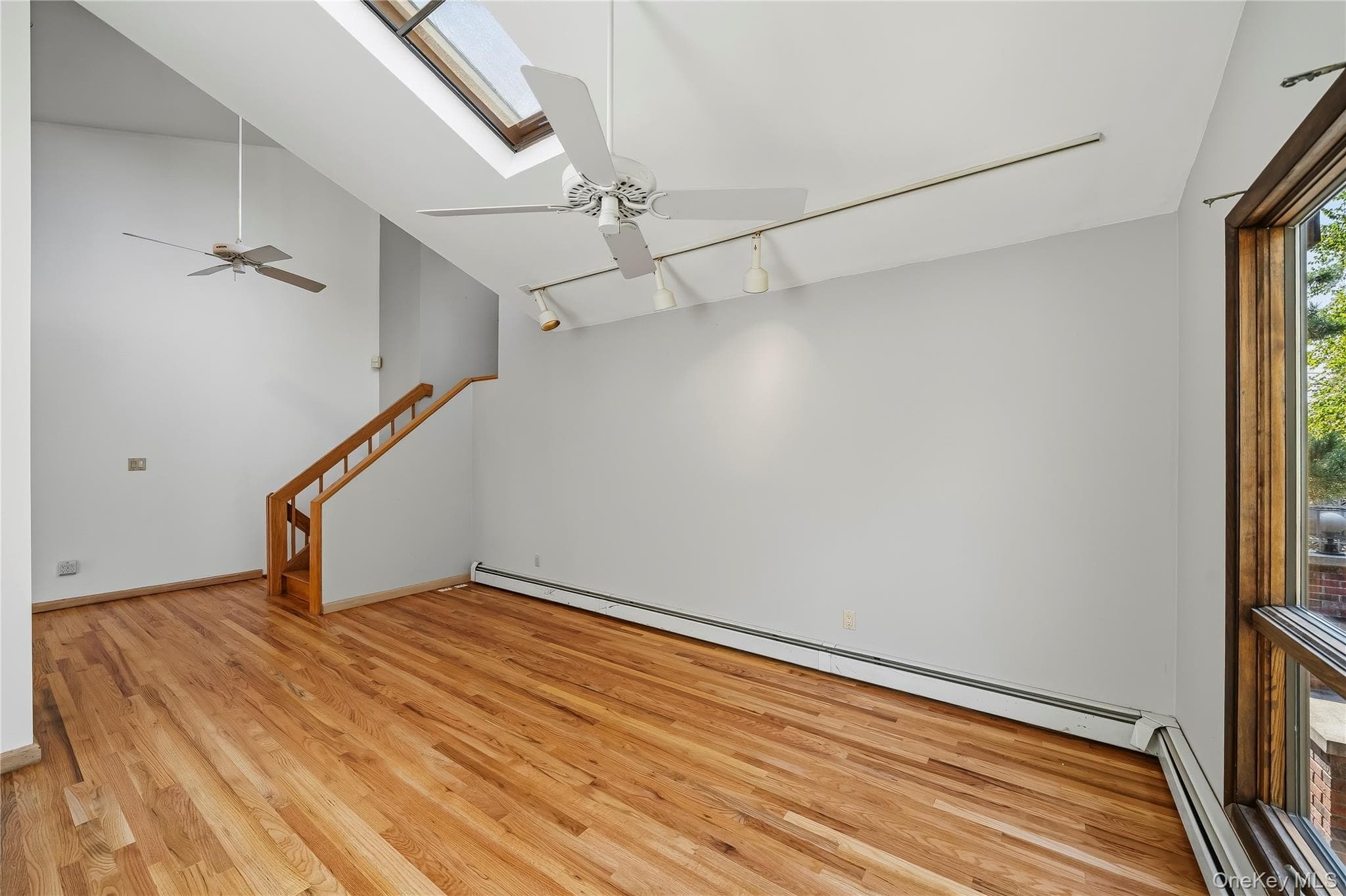 102 Neptune Drive thumbnail 6