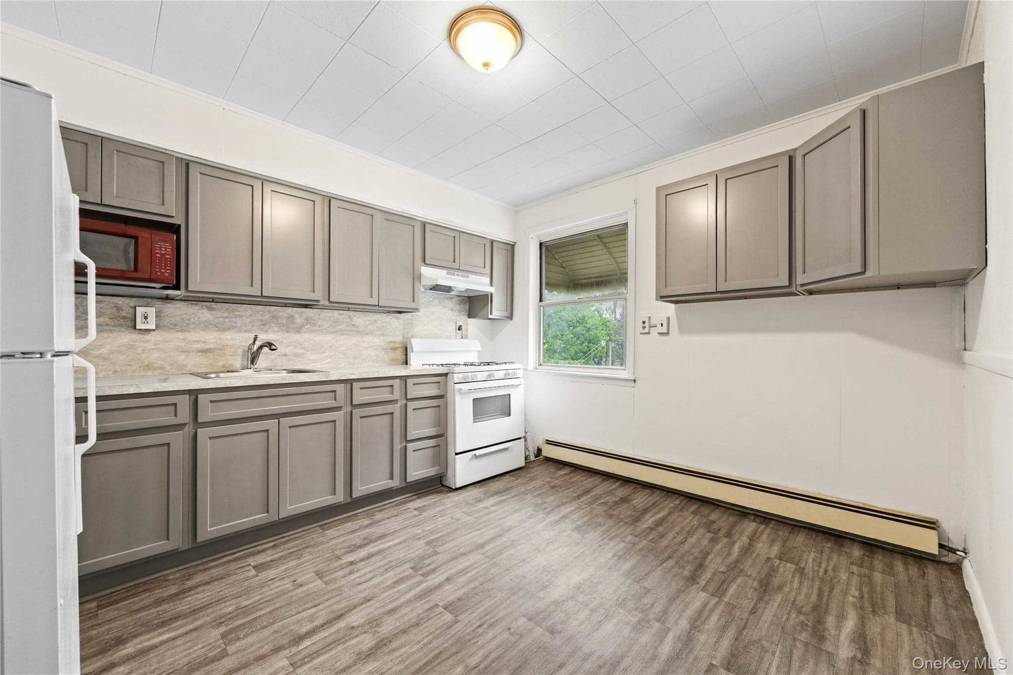 847 Castle Hill Avenue thumbnail 14