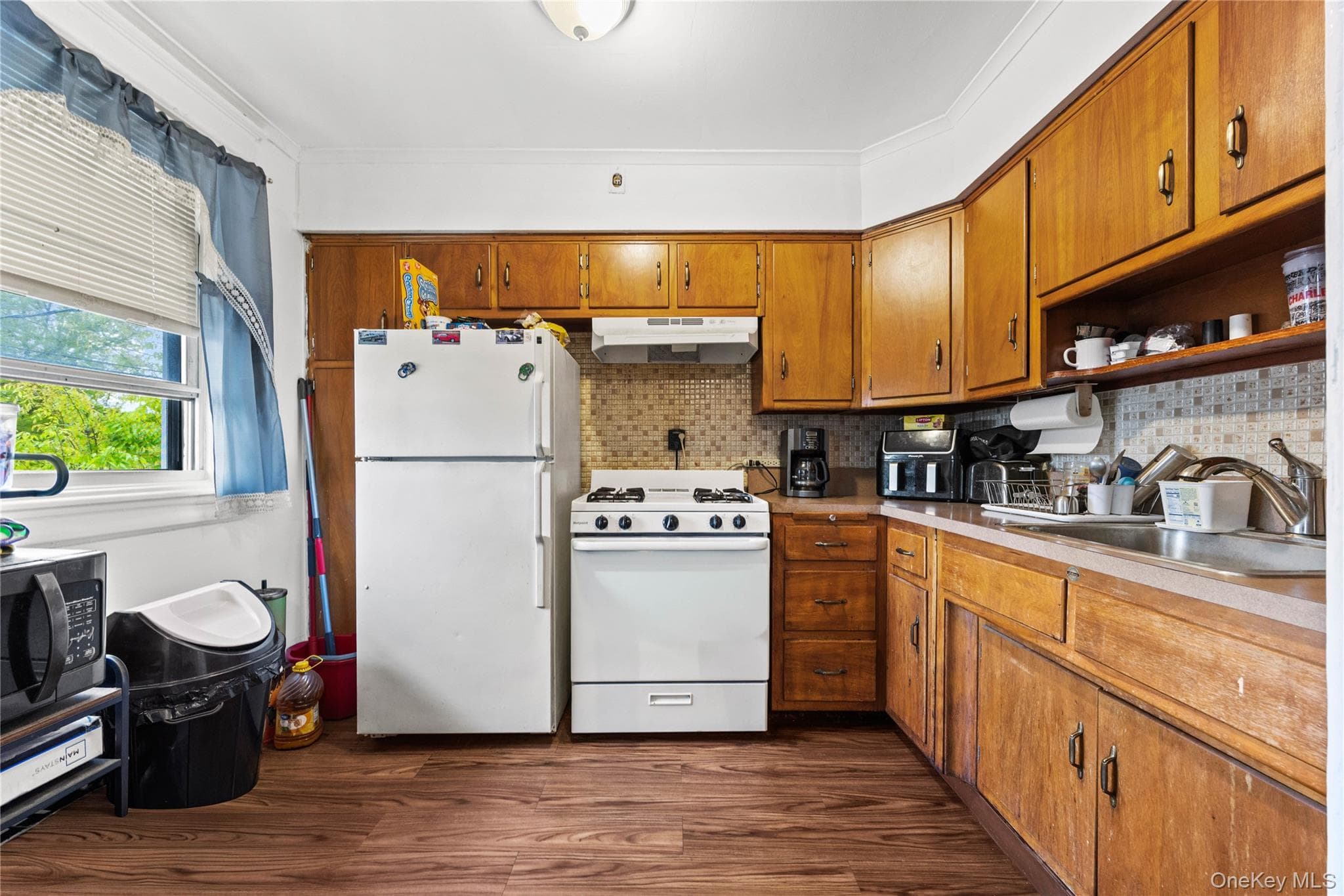 847 Castle Hill Avenue thumbnail 19