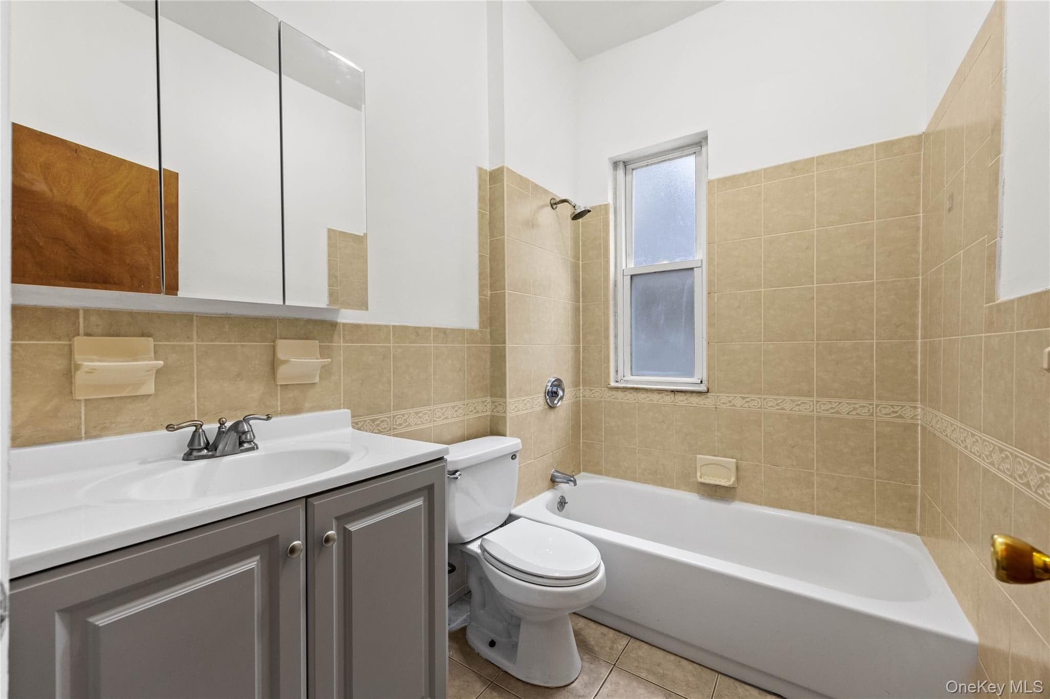 847 Castle Hill Avenue thumbnail 13
