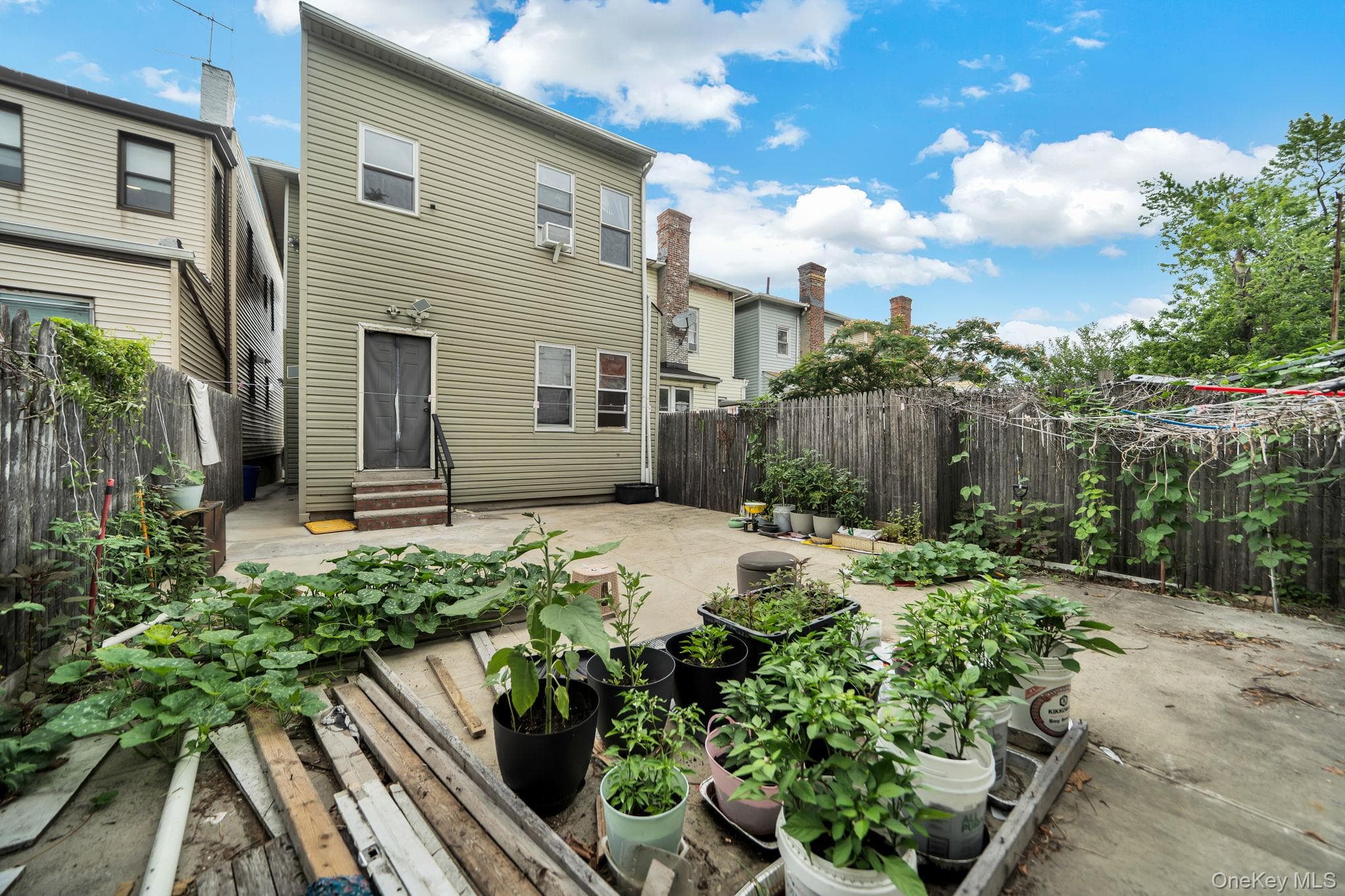 2240 Quimby Avenue thumbnail 23