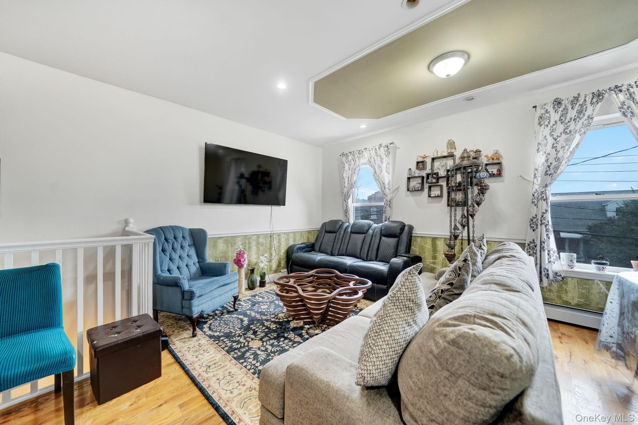 2240 Quimby Avenue thumbnail 3