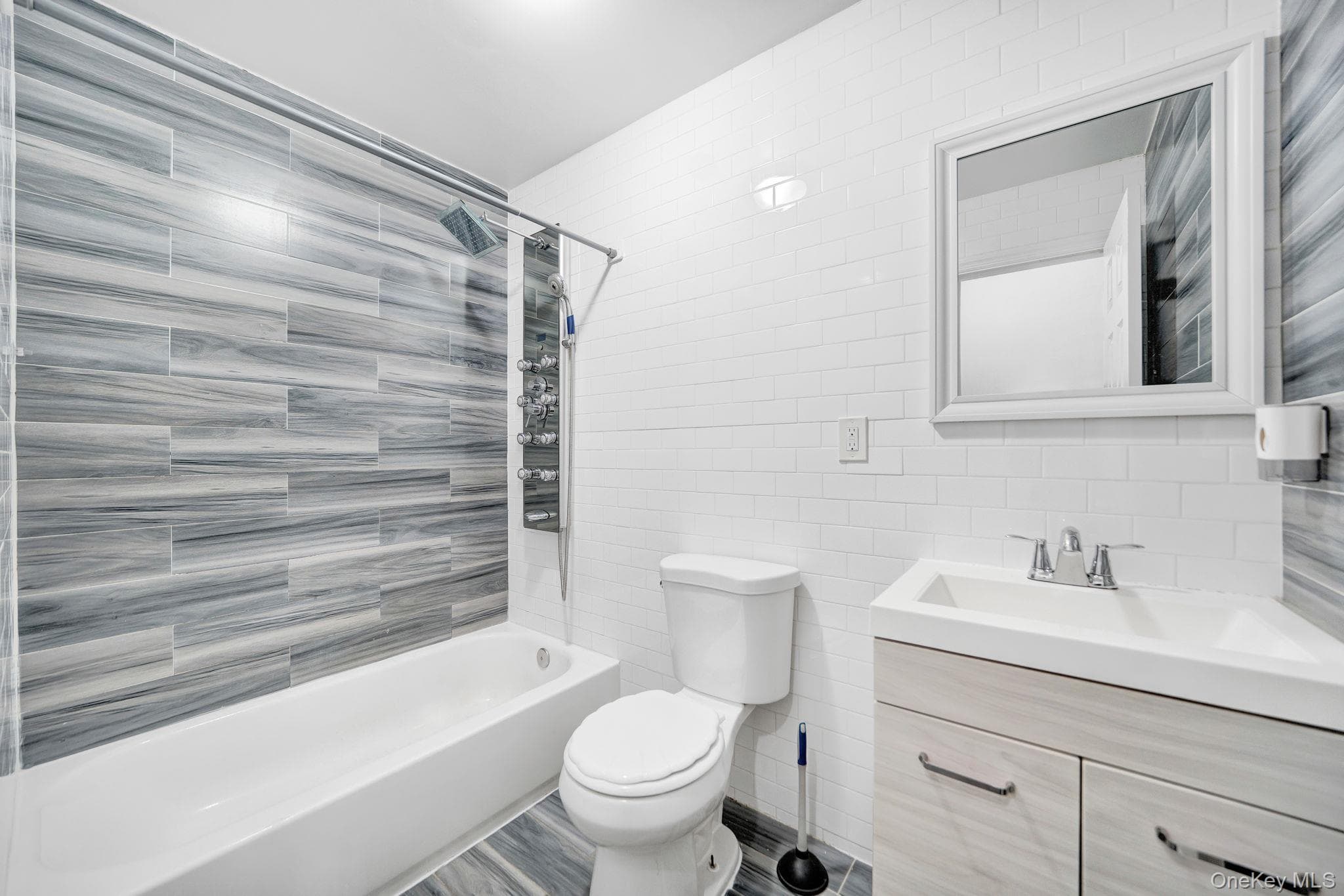 2240 Quimby Avenue thumbnail 16