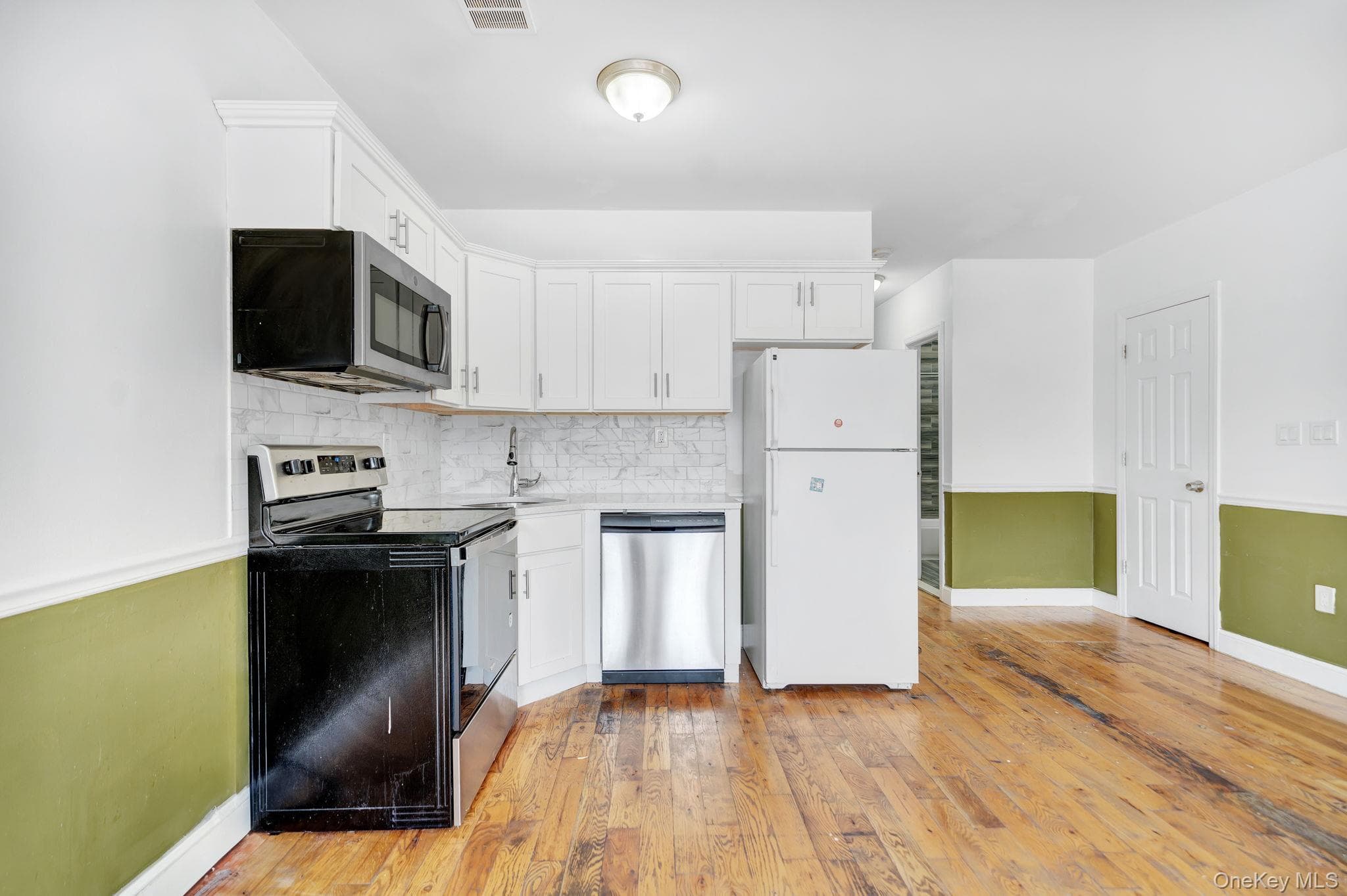2240 Quimby Avenue thumbnail 12