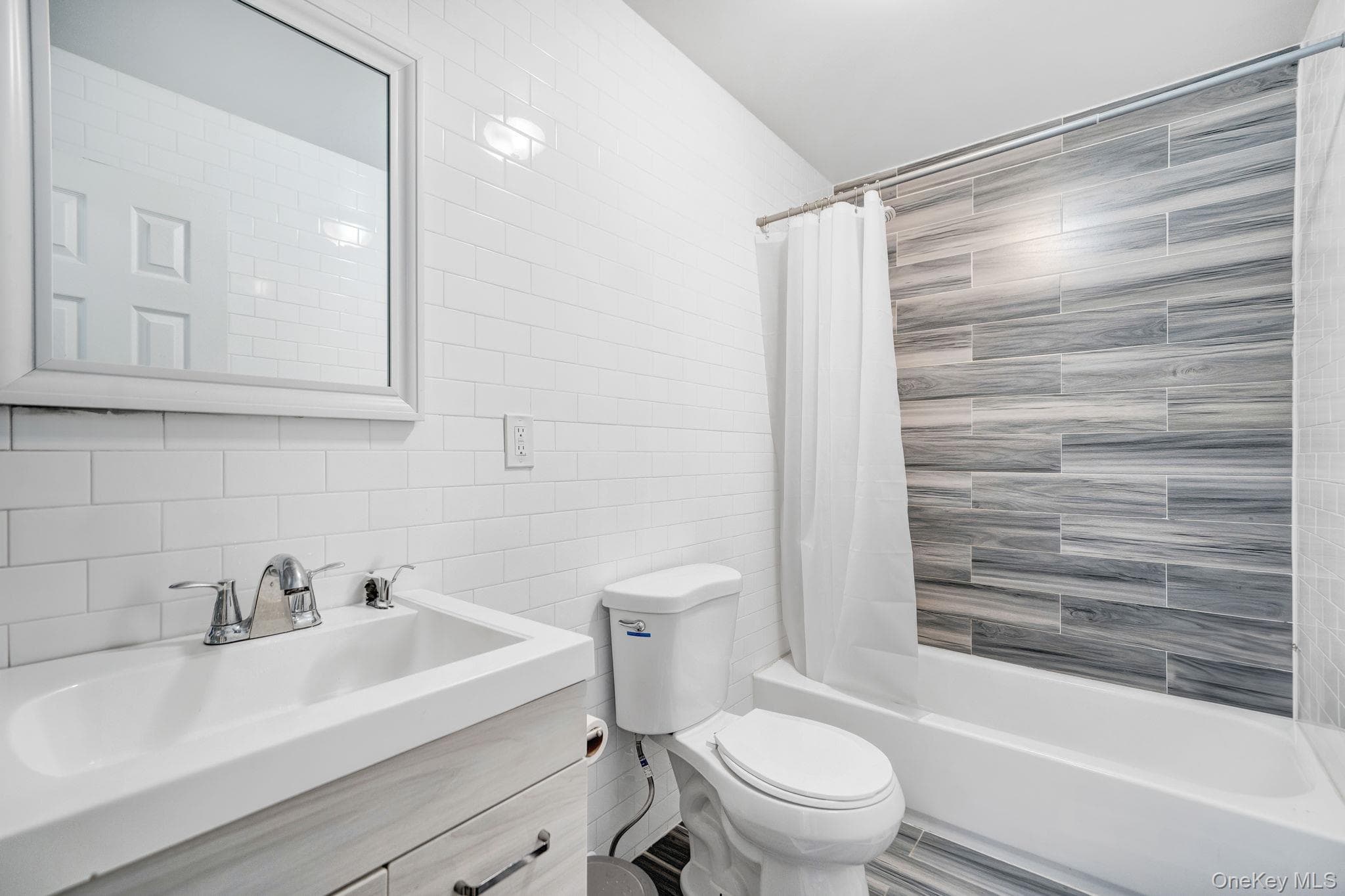 2240 Quimby Avenue thumbnail 18