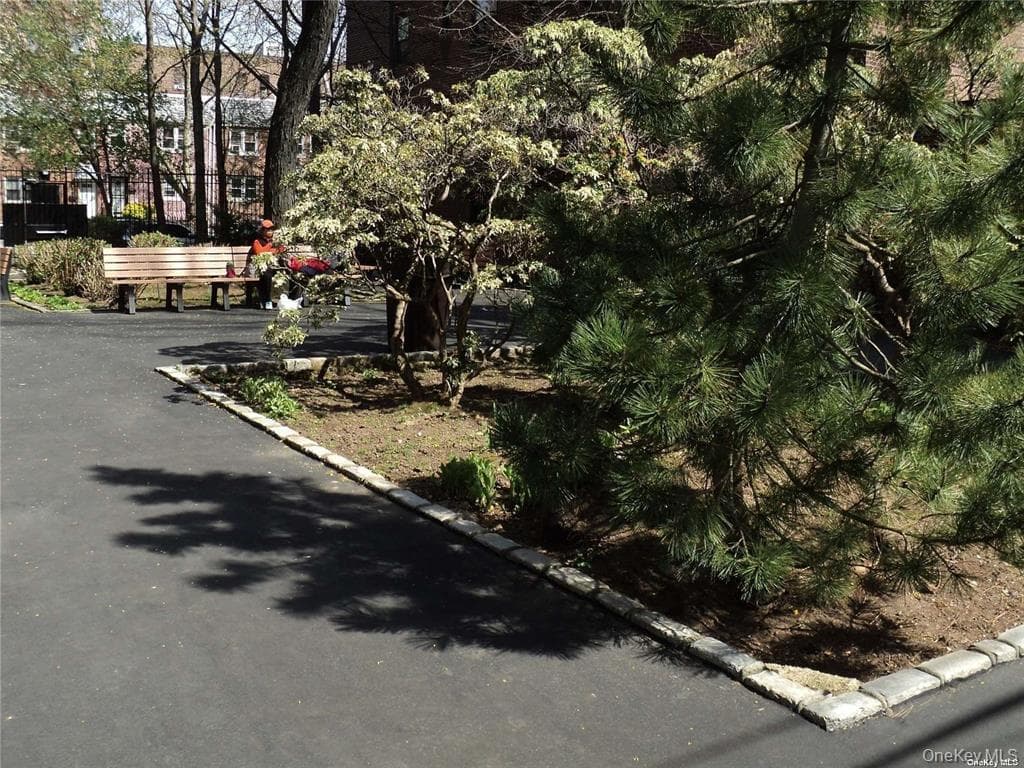 32-43 91 Street Unit: A604 thumbnail 4