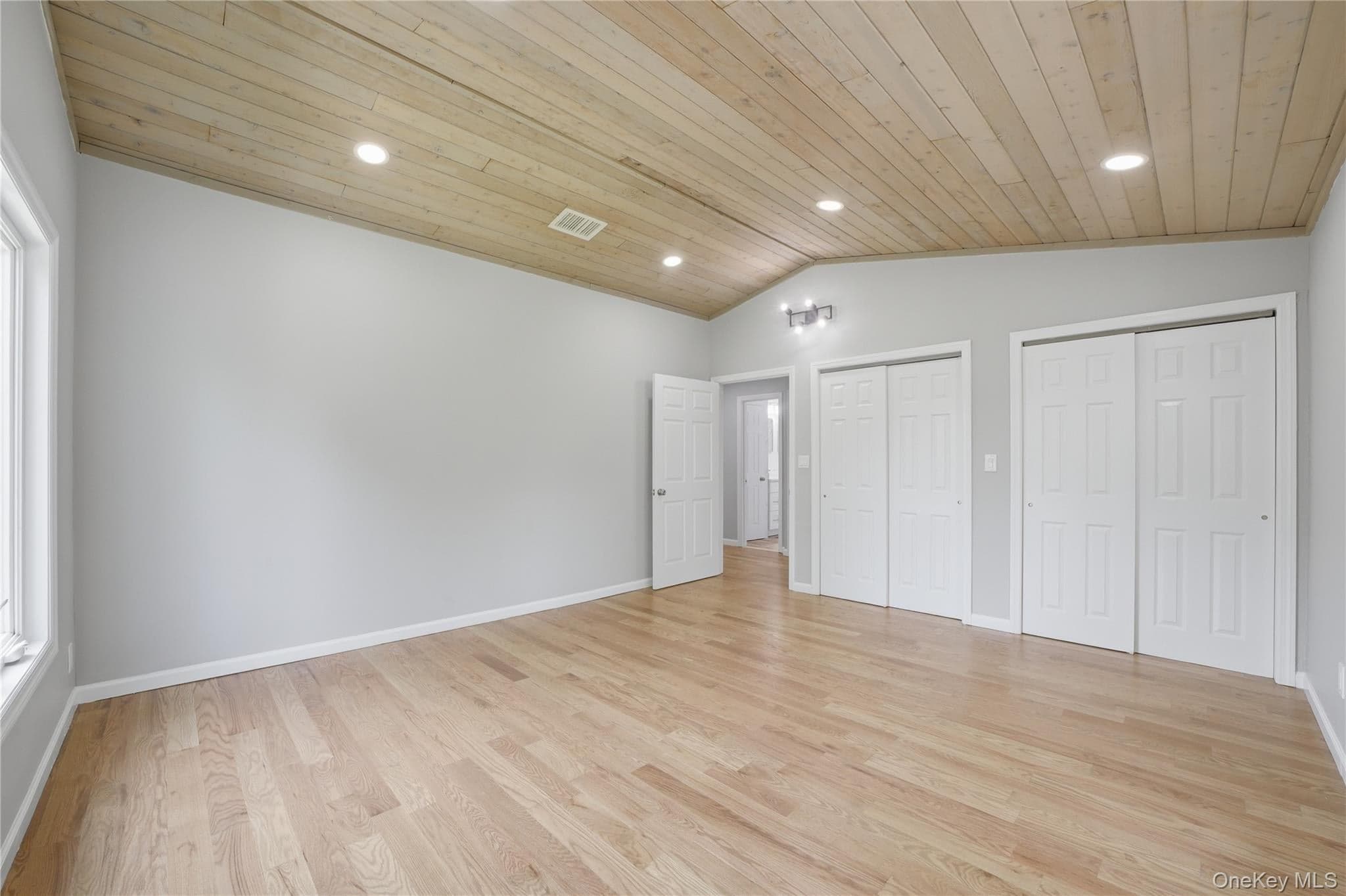 12 E Mount Airy Road thumbnail 35