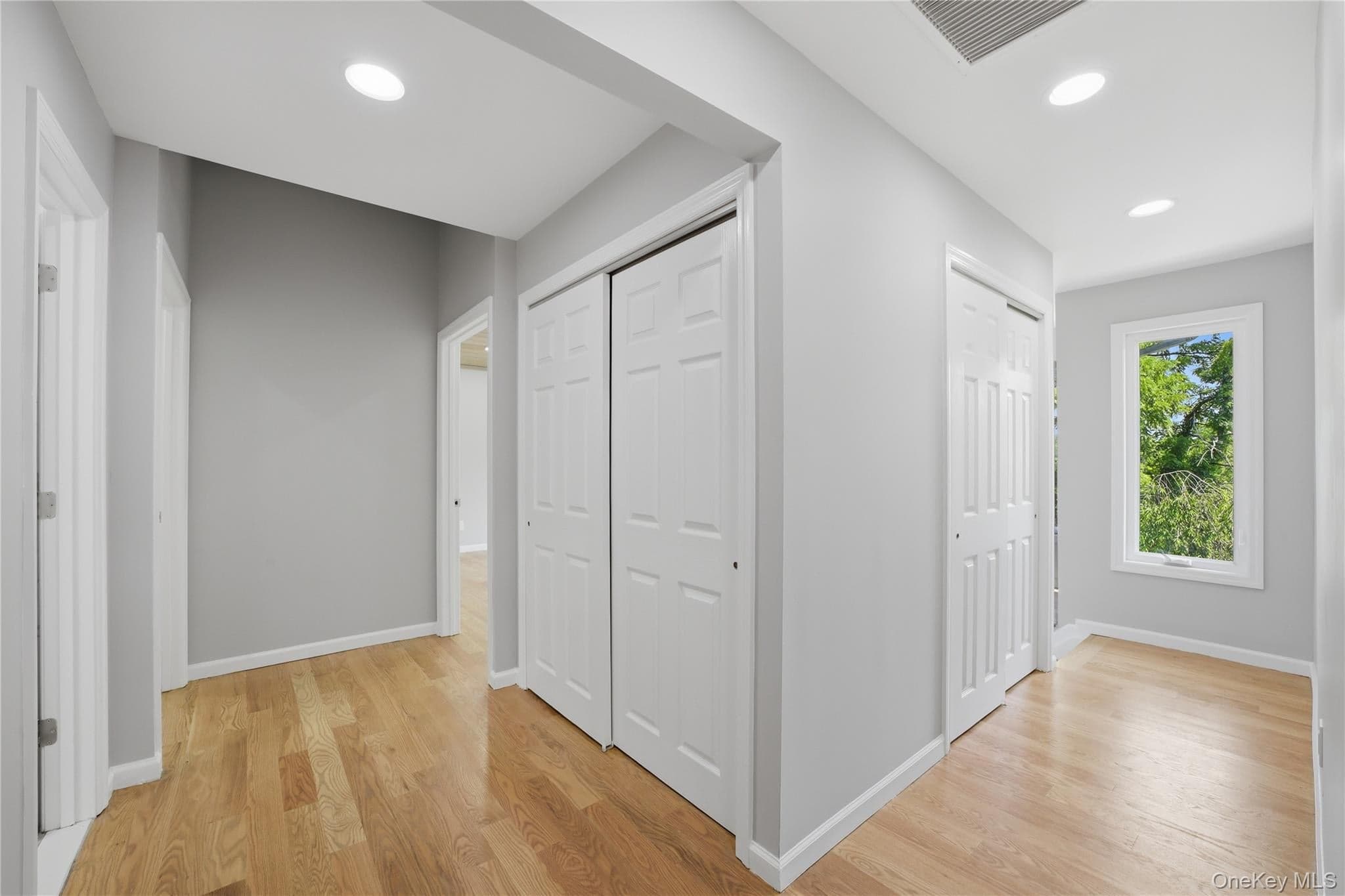 12 E Mount Airy Road thumbnail 30
